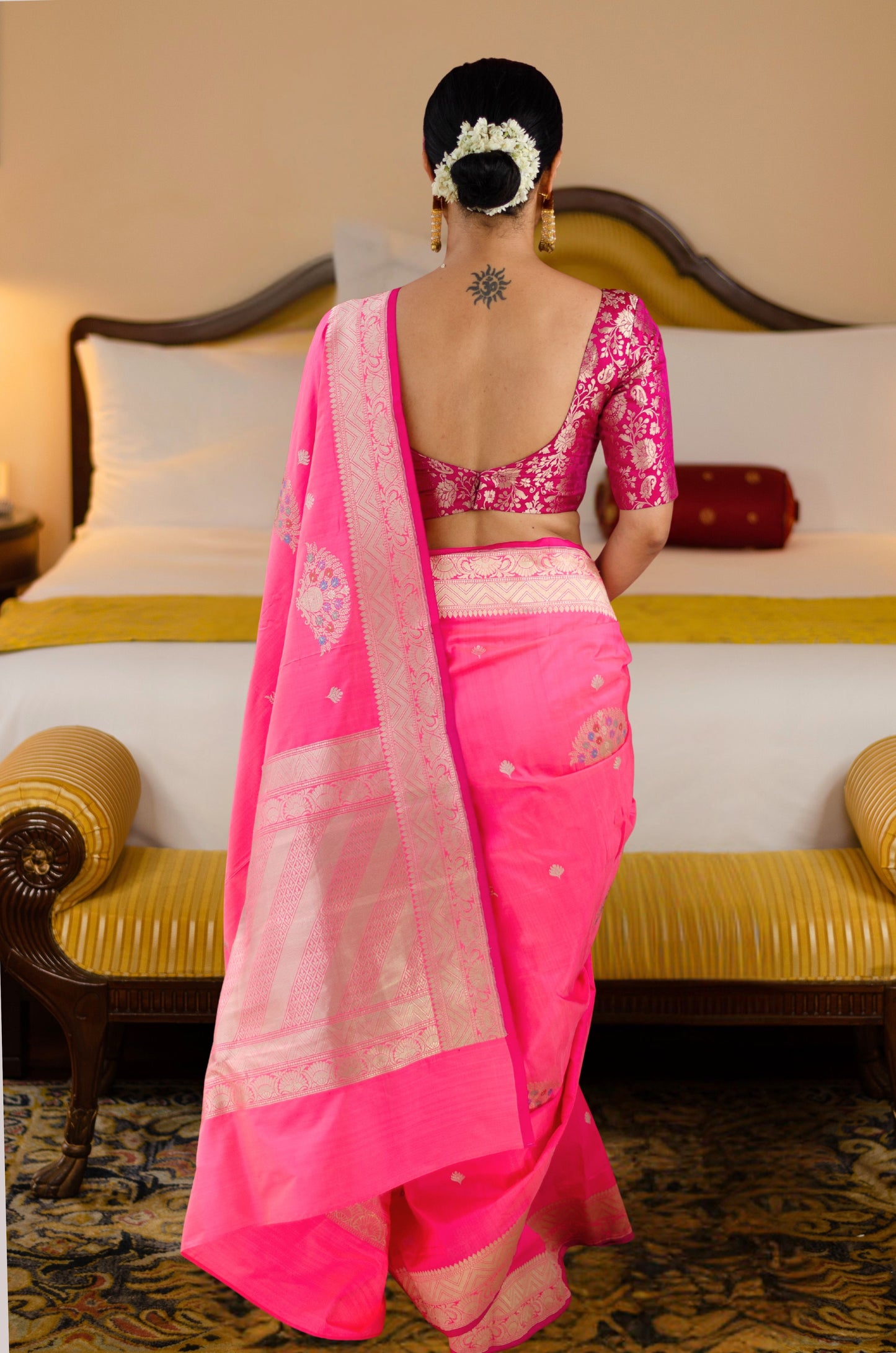 Baby Pink with silver Texture Colour Handwoven Kadwa Katan Silk Banarasi Saree