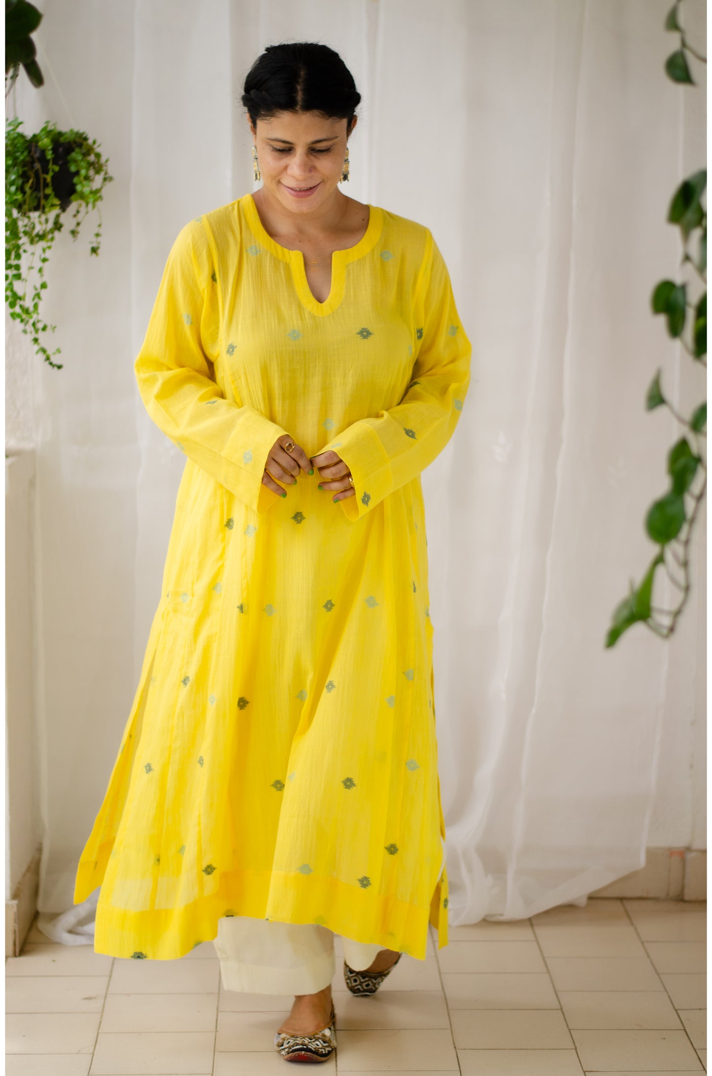 Handwoven Jamdani Muslin Kalidar Kurta