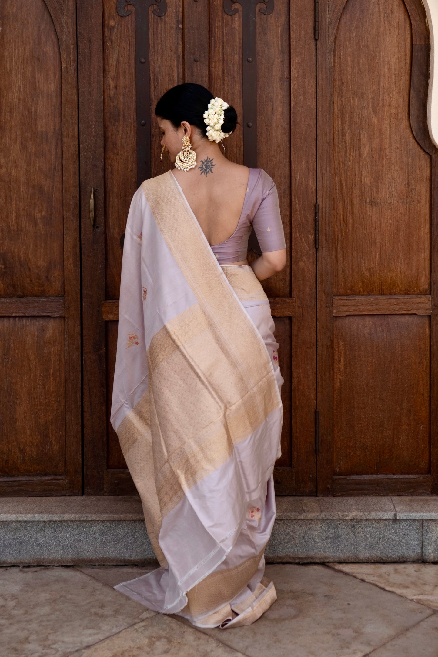 Grayish Pink Colour Handwoven Kadwa Katan Silk Banarasi Saree