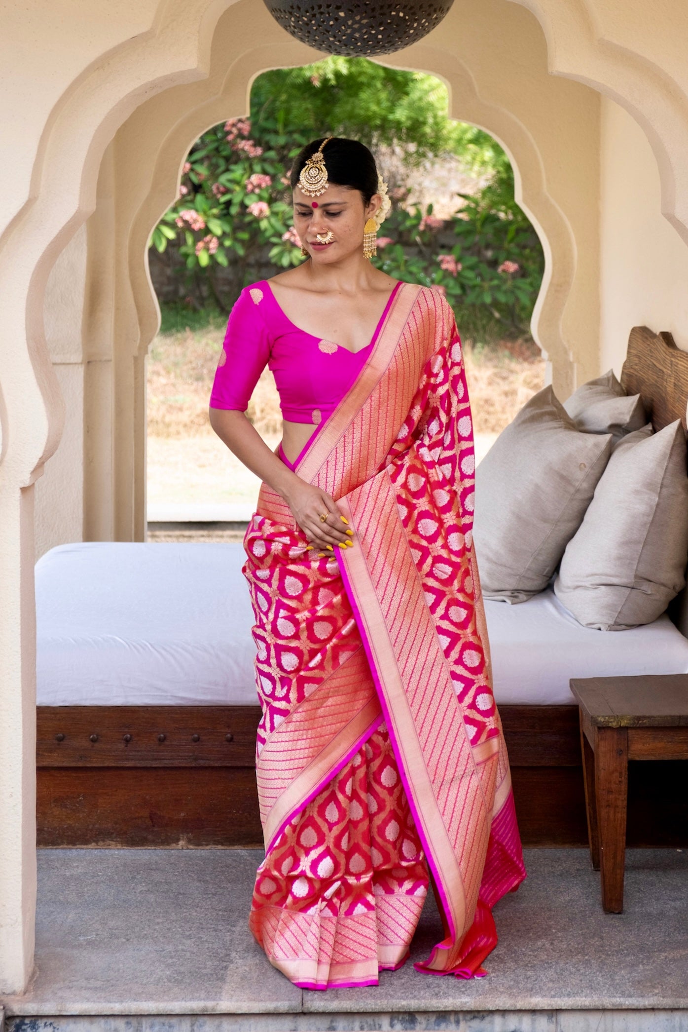 Deep pink Colour Handwoven Kadwa Katan Silk Banarasi Saree