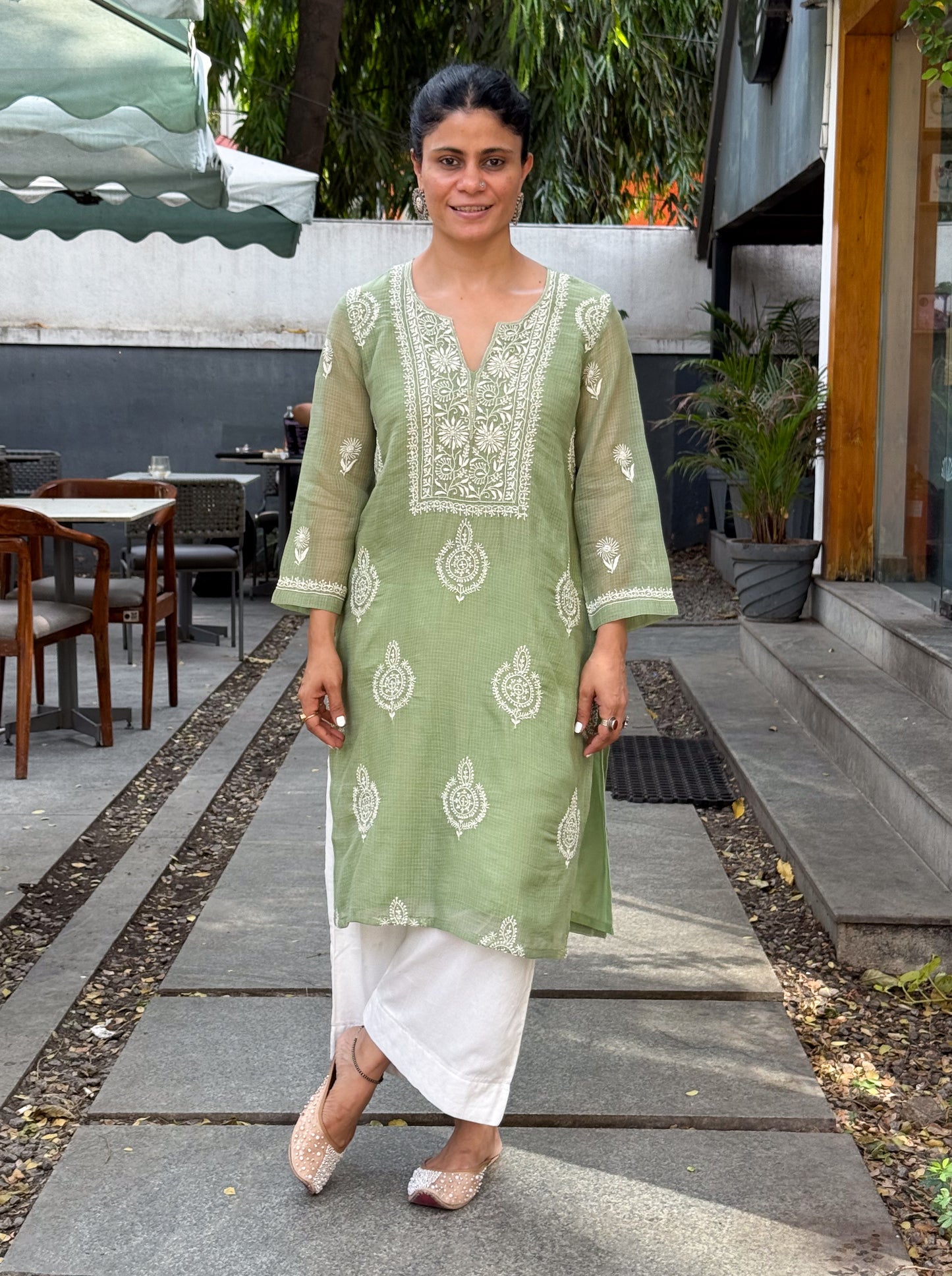 Handloom And Handembroidered Chikankari Kota Doria Kurta