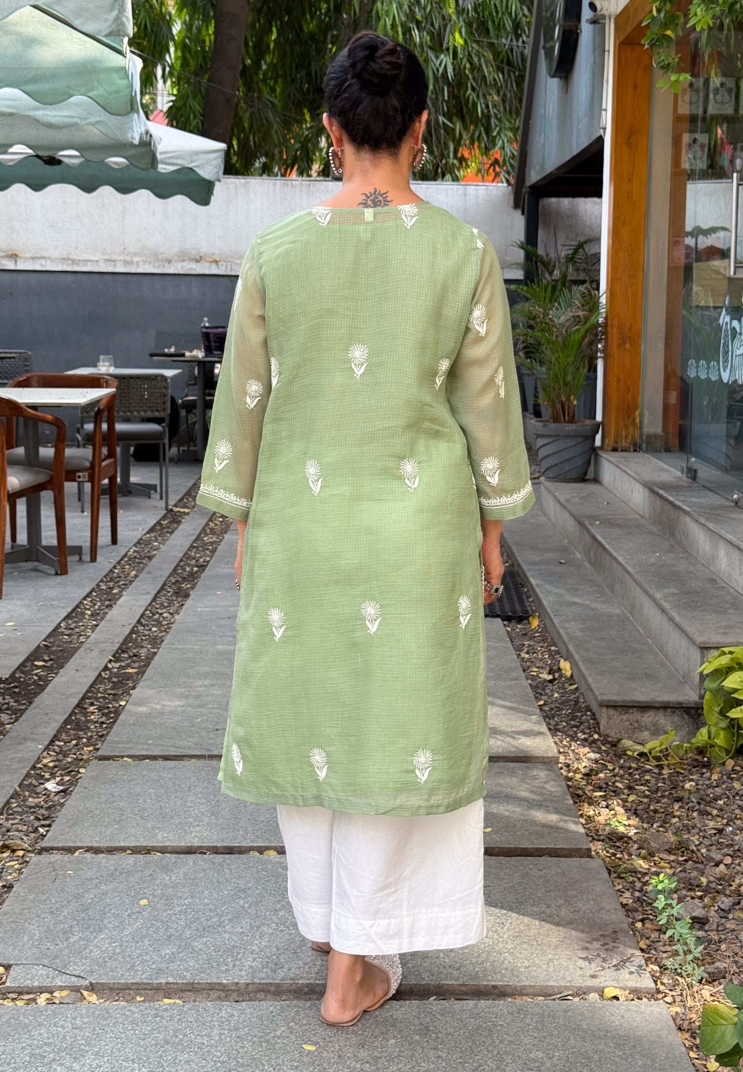 Handloom And Handembroidered Chikankari Kota Doria Kurta