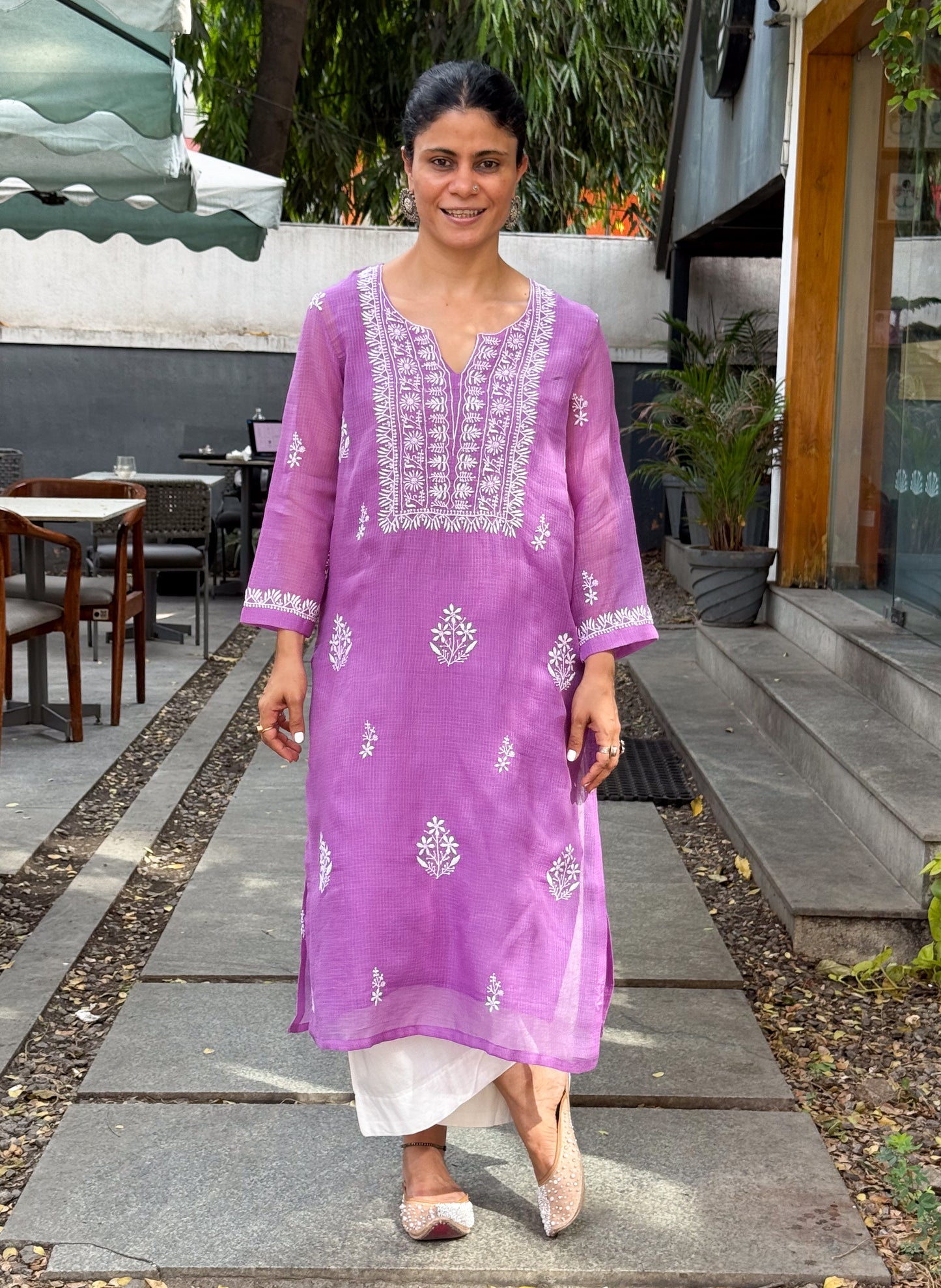 Handloom And Handembroidered Chikankari Kota Doria Kurta