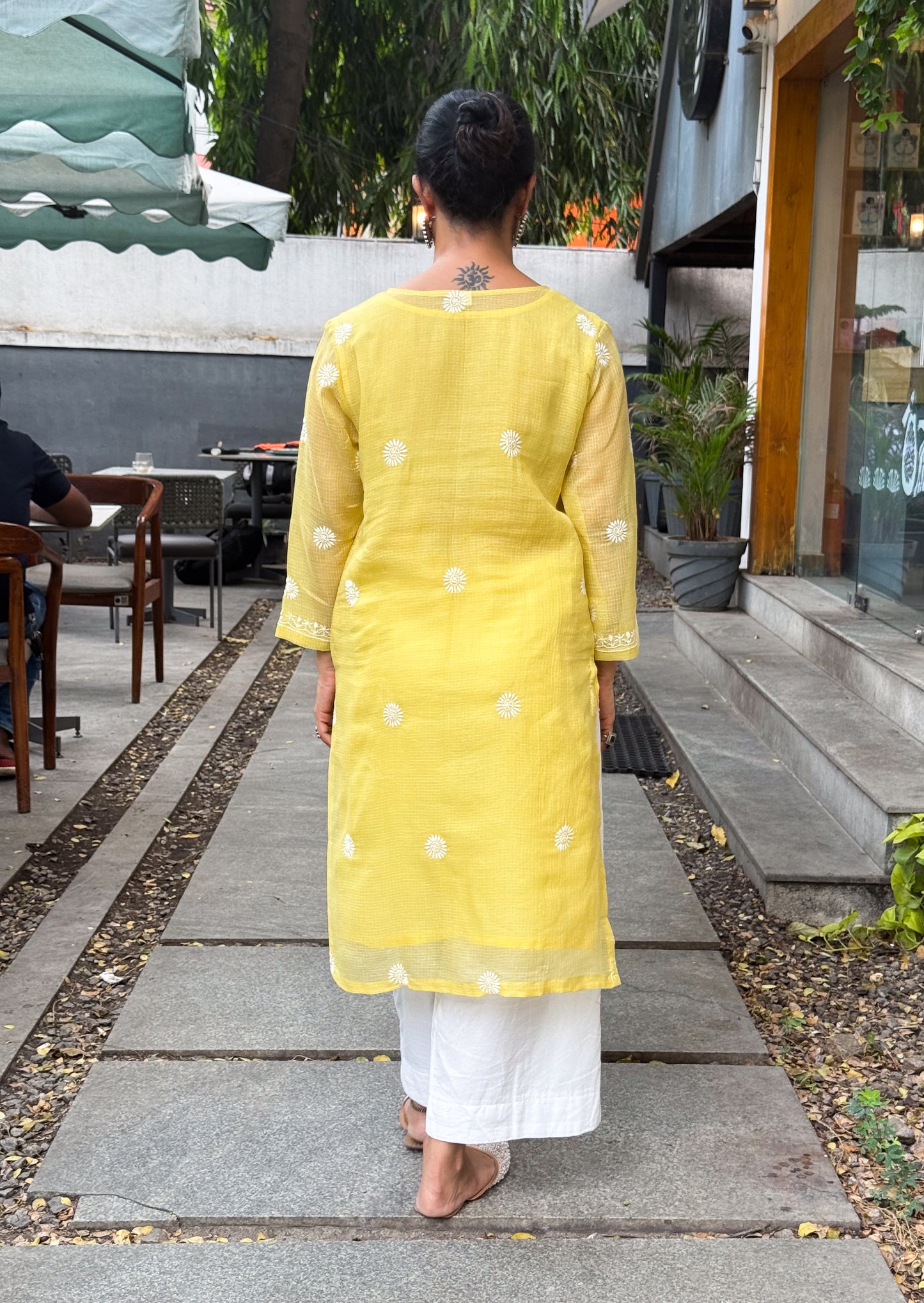 Handloom And Handembroidered Chikankari Kota Doria Kurta