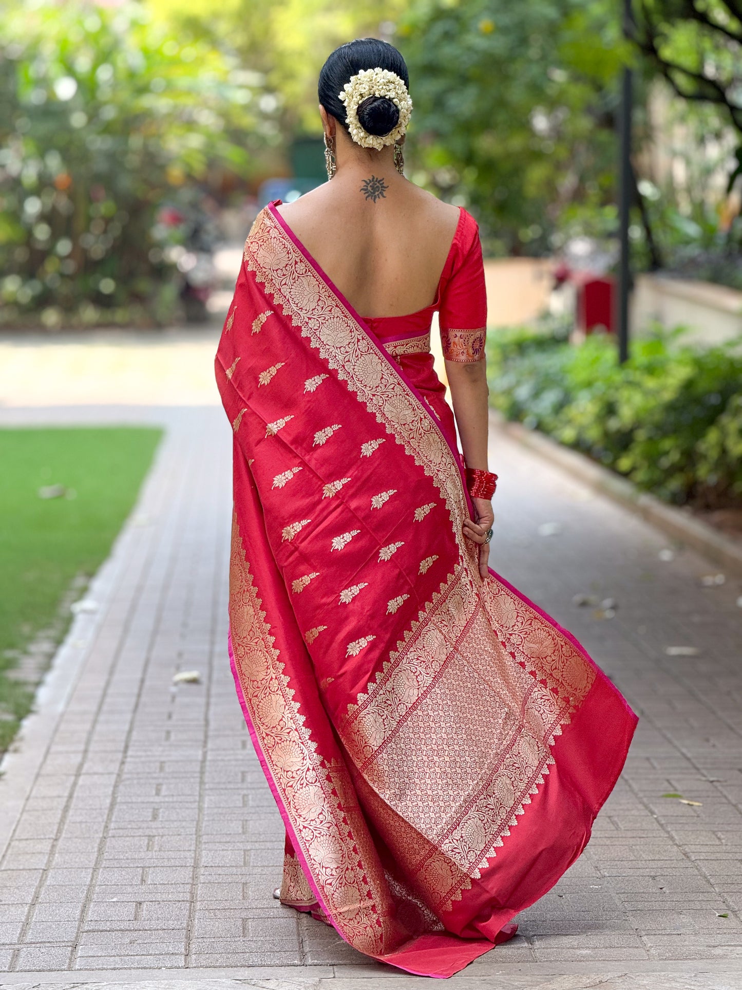 Deep Red Colour Meenakari /Silver Jangle /Gold kadwa Weaving Handwoven Katan Mulbery Silk Saree