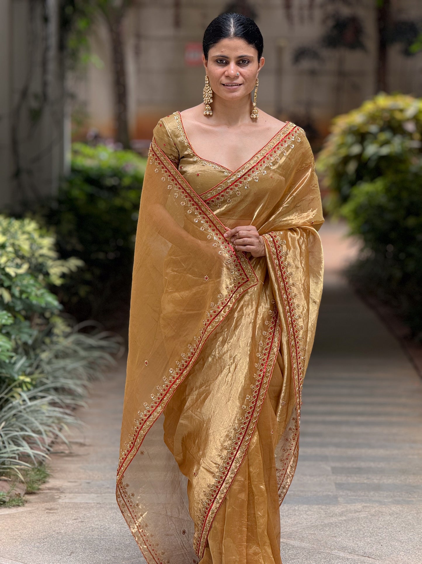 Zardozi & Beads Hand Embroidered Handloom Tissue Silk Saree.