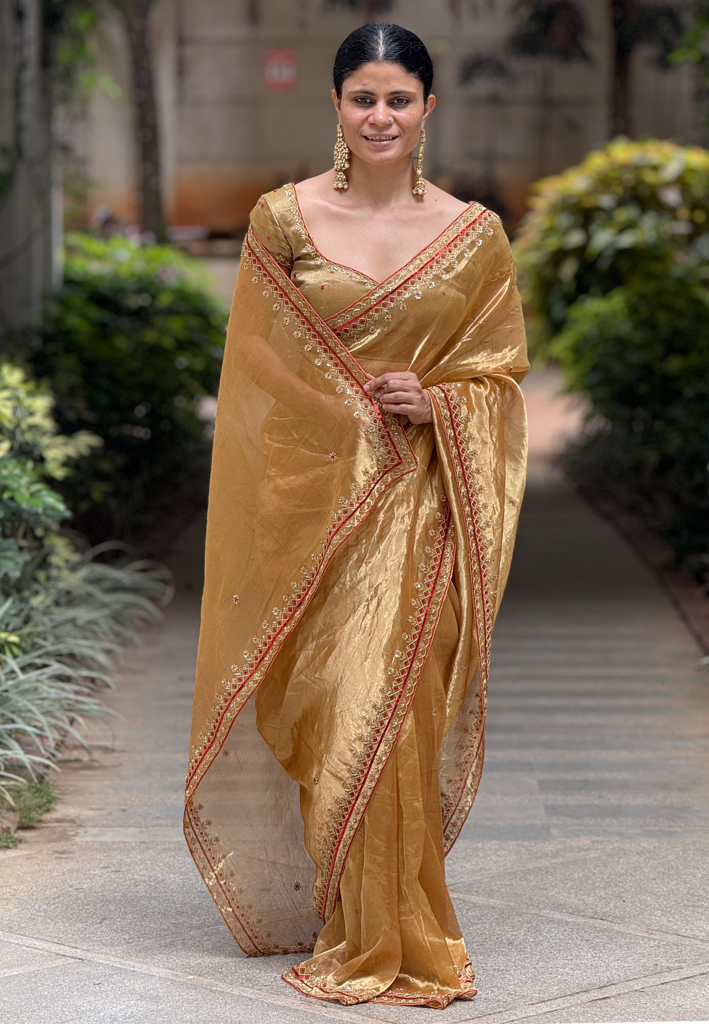 Zardozi & Beads Hand Embroidered Handloom Tissue Silk Saree.