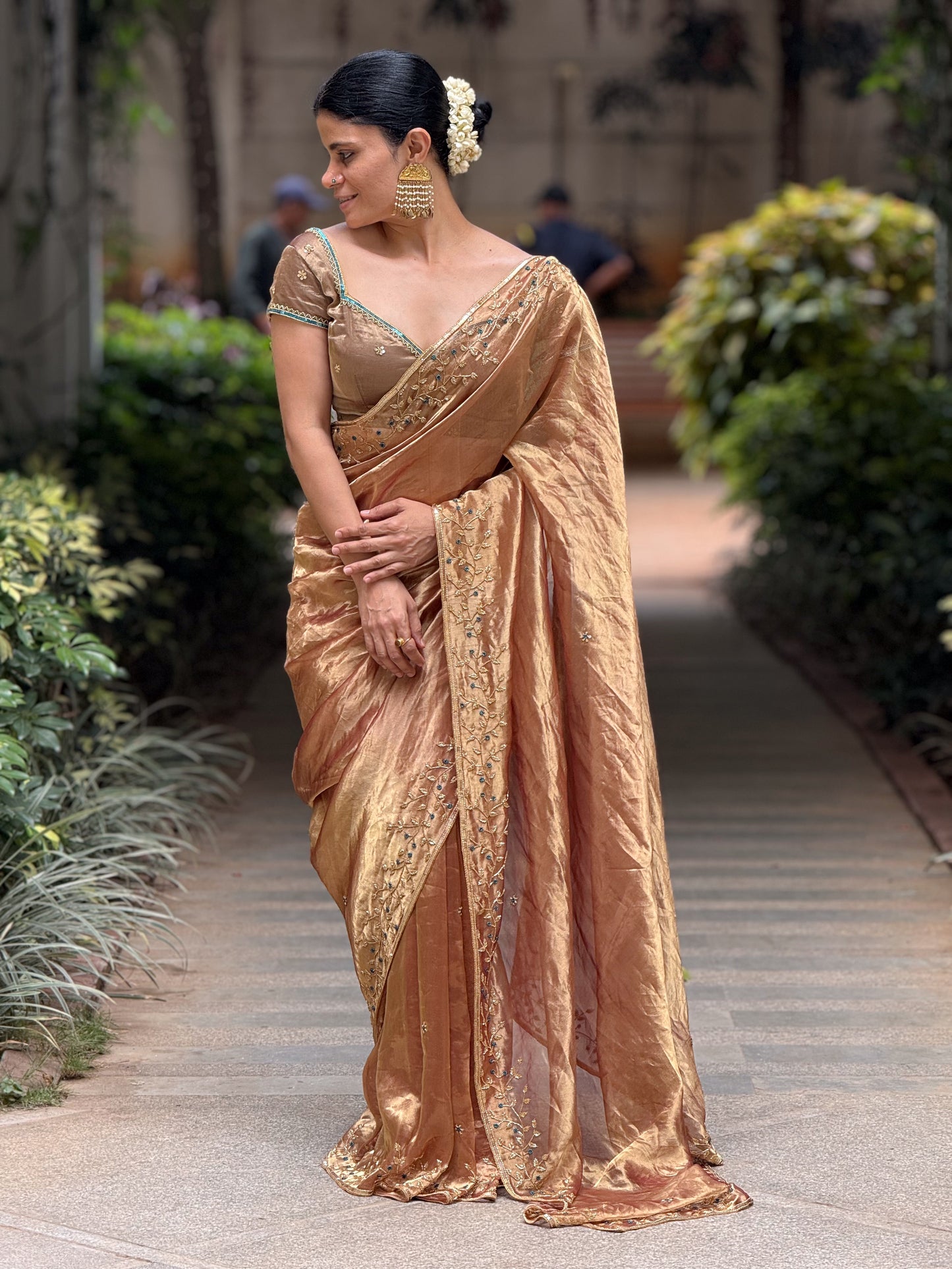 Zardozi & Beads Hand Embroidered Handloom Tissue Silk Saree.