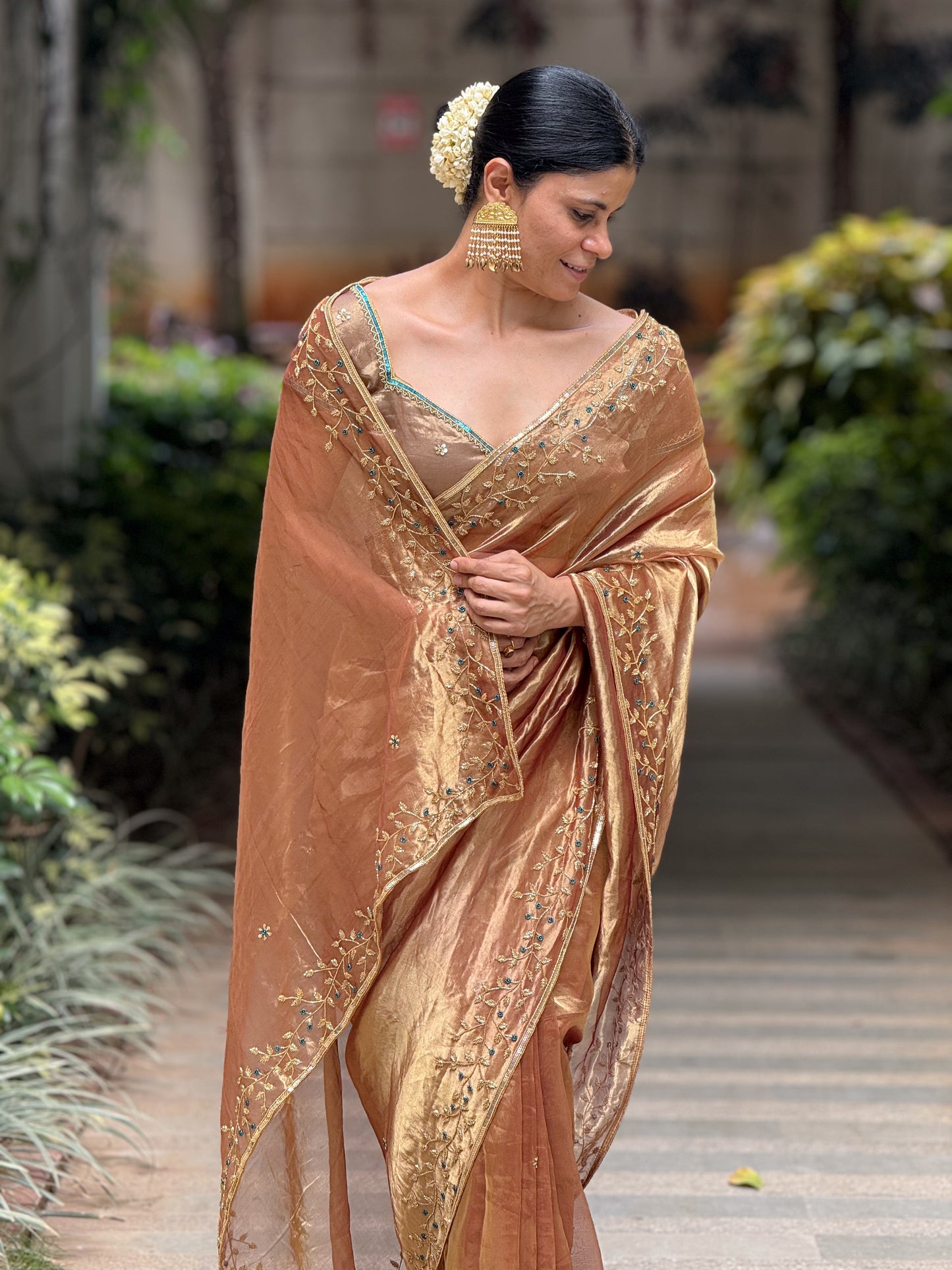 Zardozi & Beads Hand Embroidered Handloom Tissue Silk Saree.