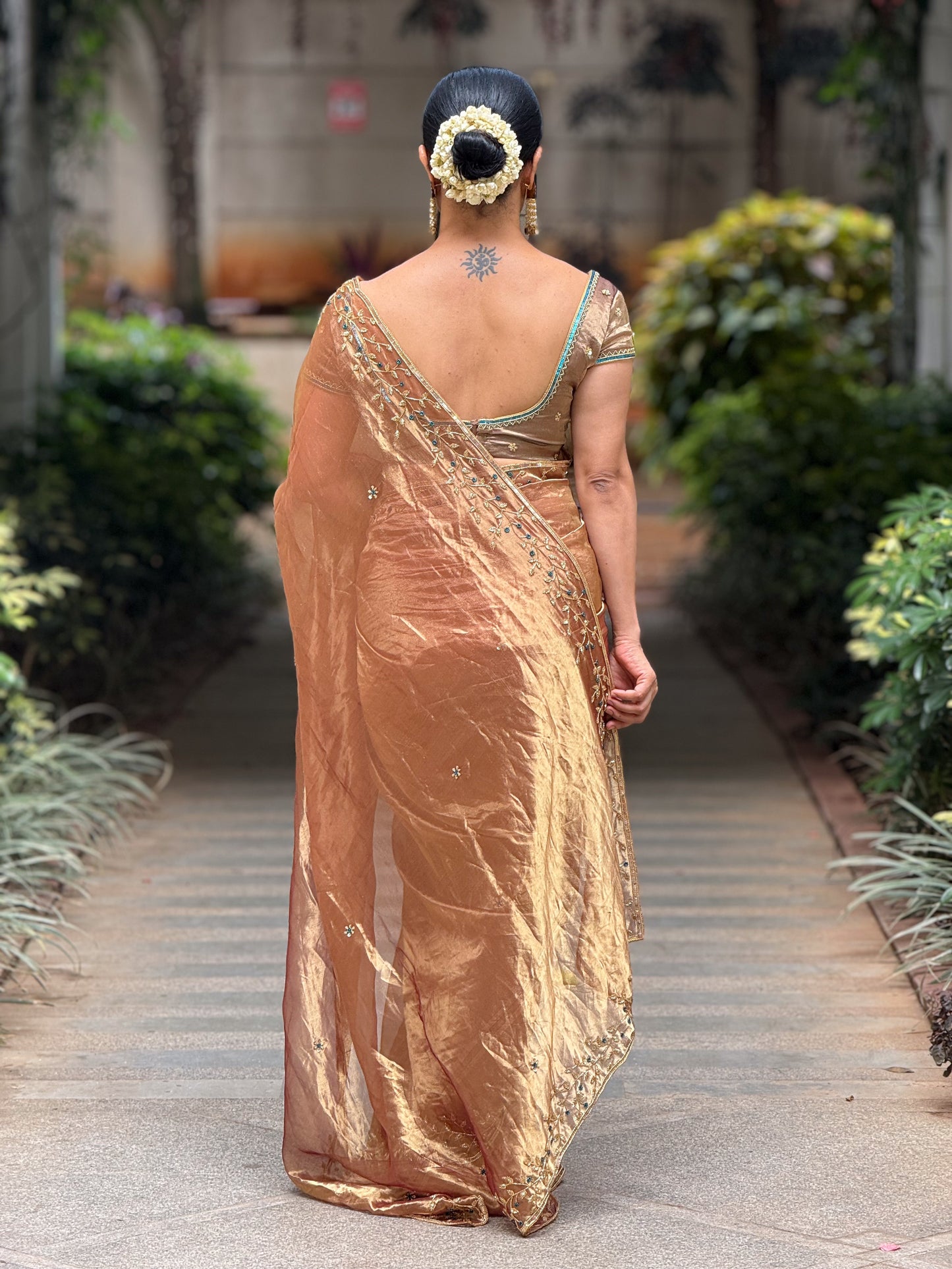 Zardozi & Beads Hand Embroidered Handloom Tissue Silk Saree.