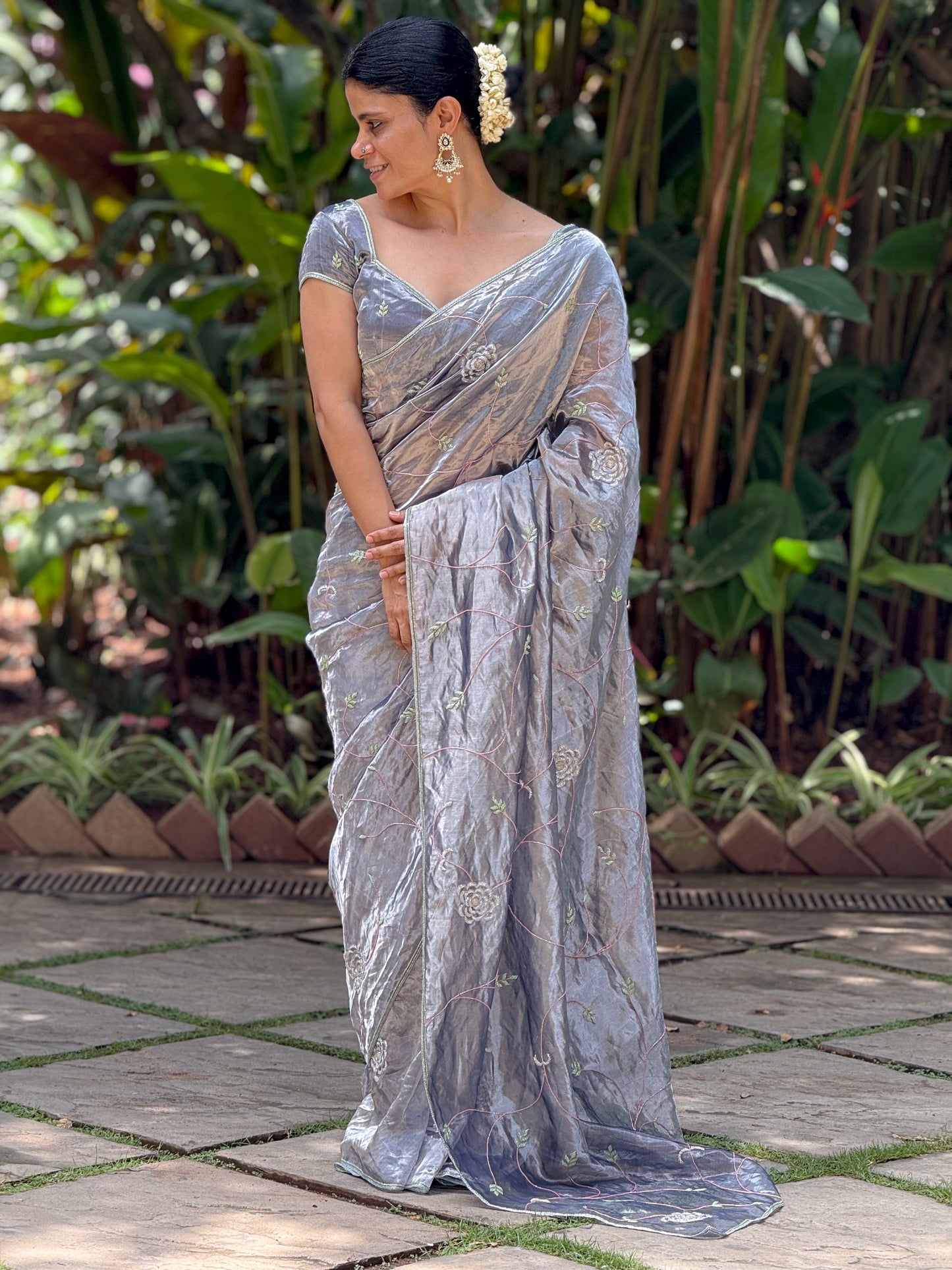 Zardozi & Beads Hand Embroidered Handloom Tissue Silk Saree.