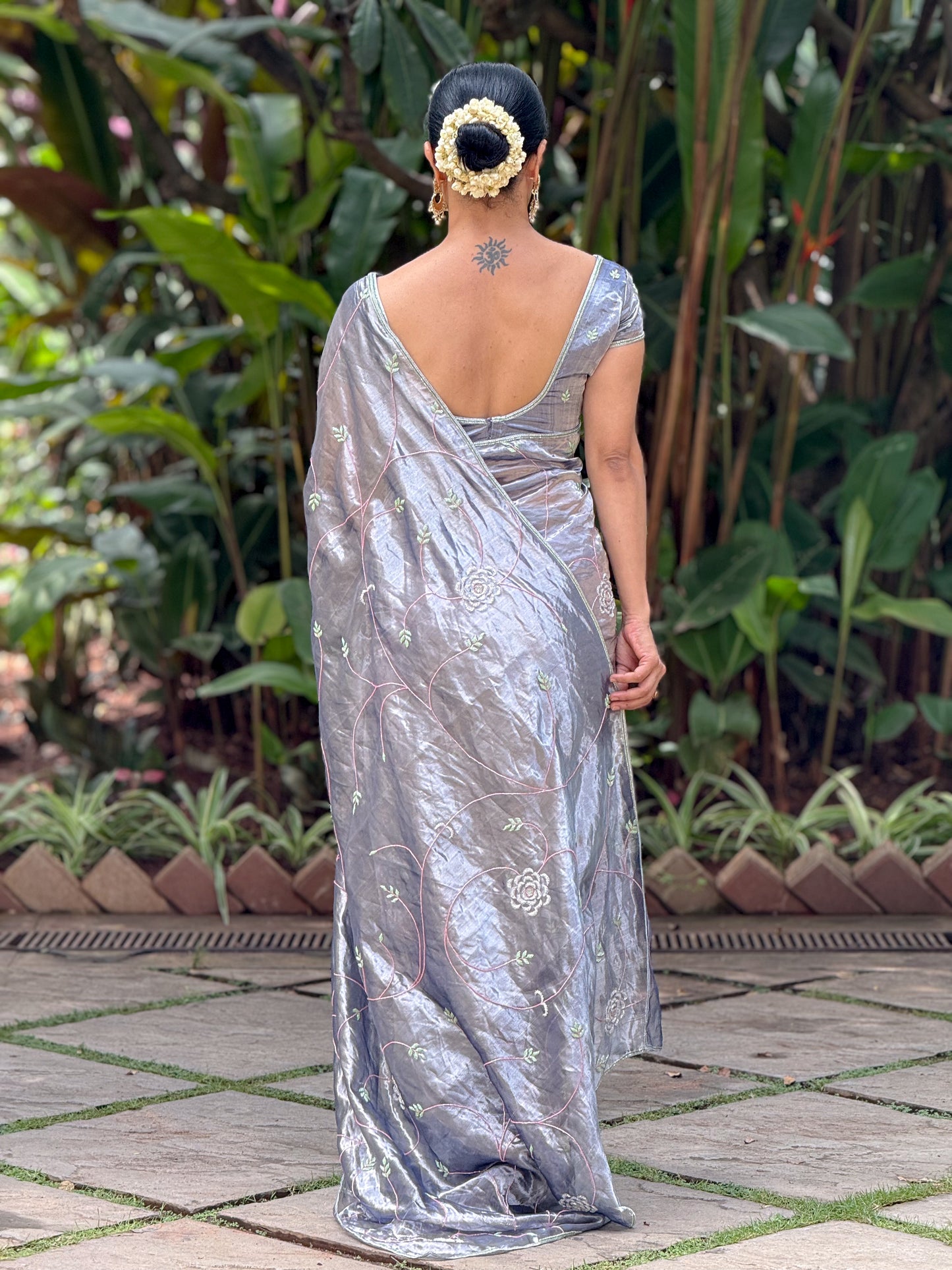 Zardozi & Beads Hand Embroidered Handloom Tissue Silk Saree.