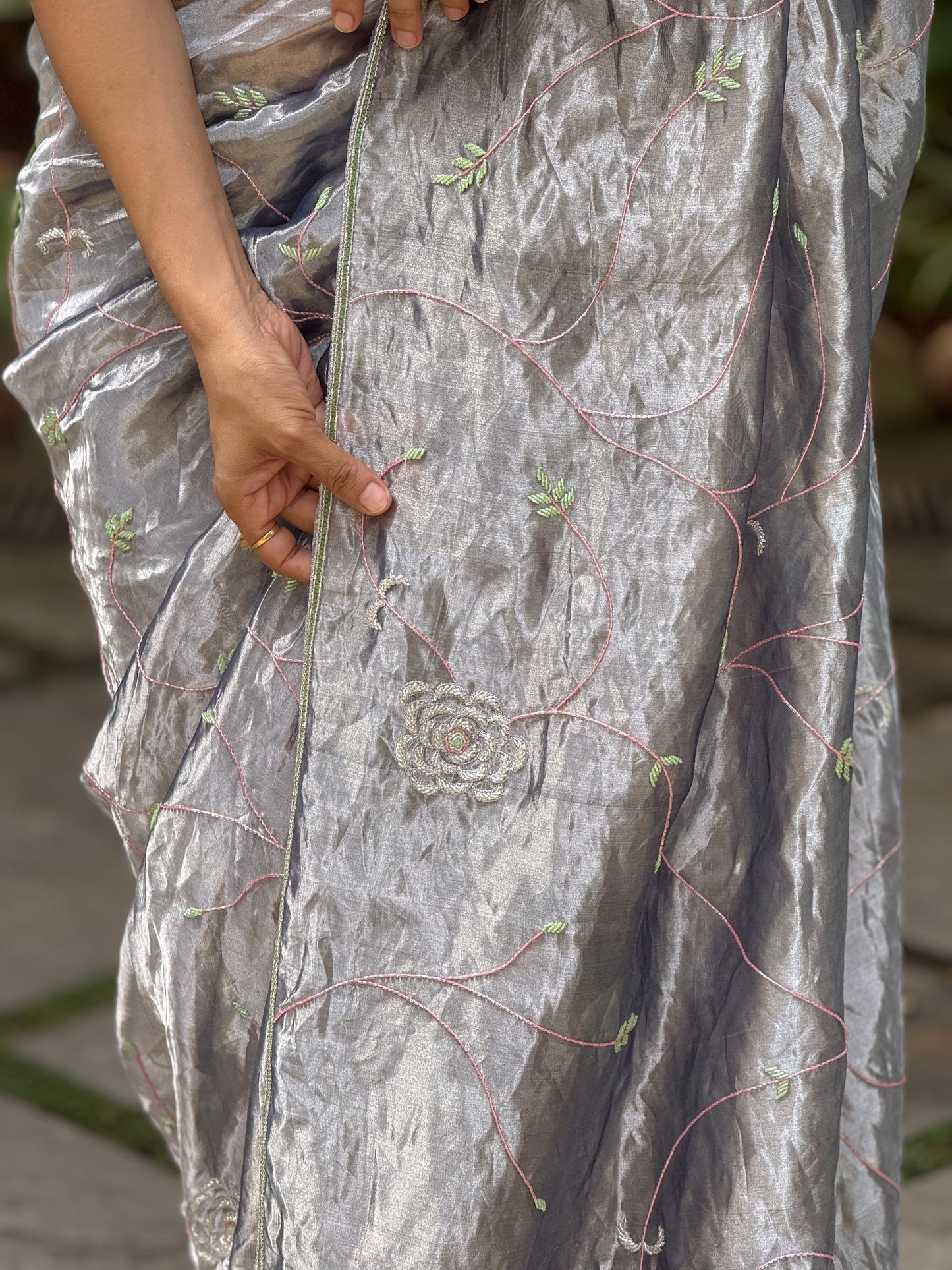 Zardozi & Beads Hand Embroidered Handloom Tissue Silk Saree.