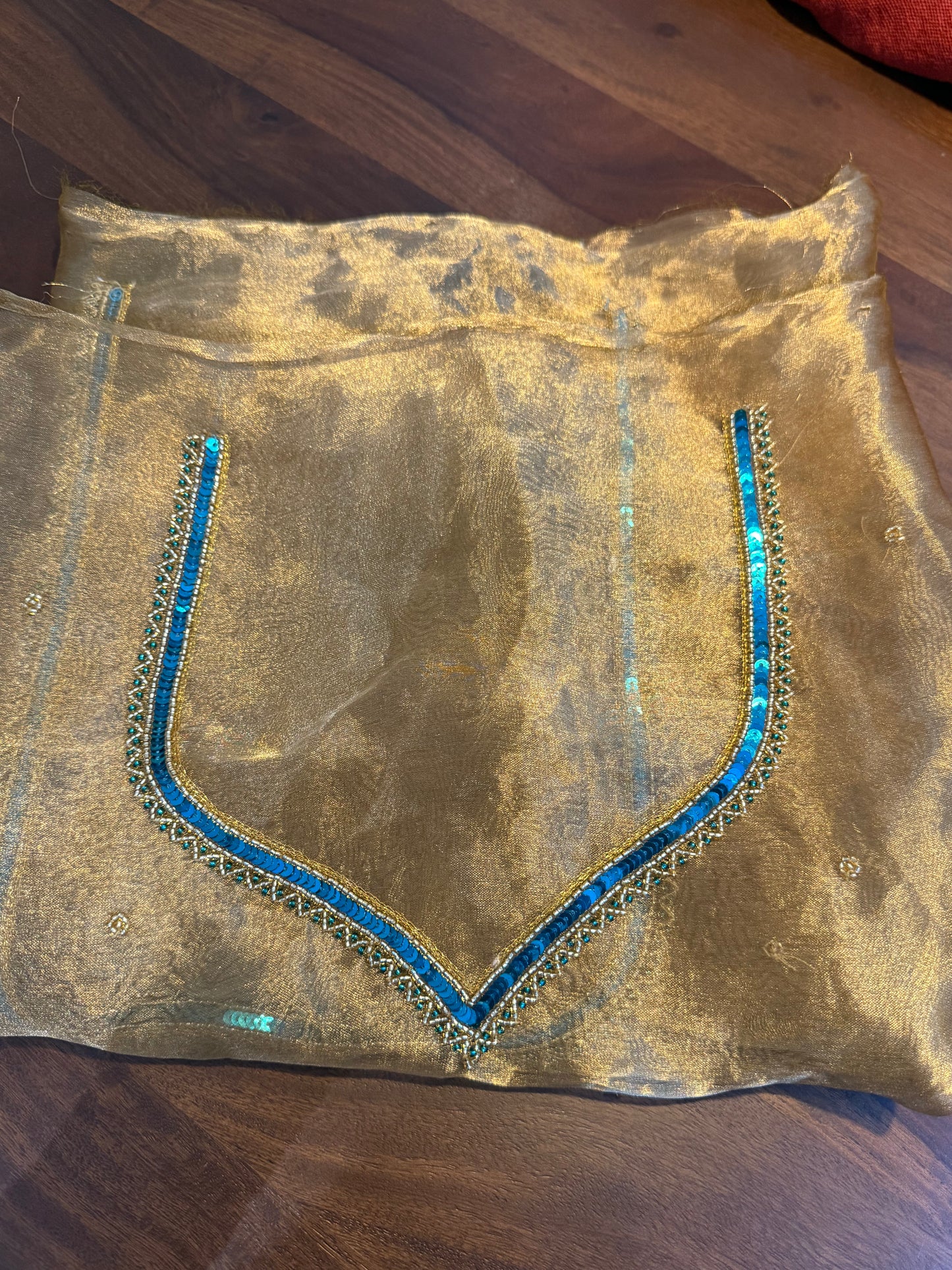 Zardozi & Beads Hand Embroidered Handloom Tissue Silk Saree.