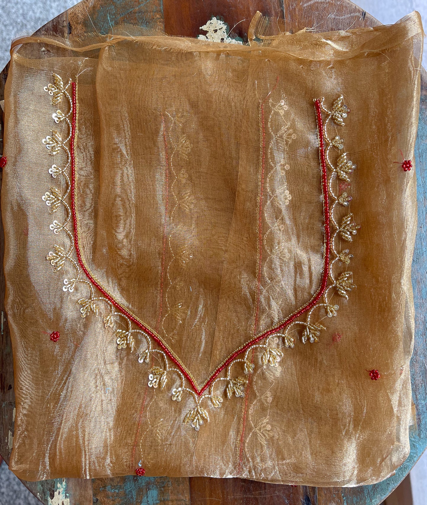 Zardozi & Beads Hand Embroidered Handloom Tissue Silk Saree.