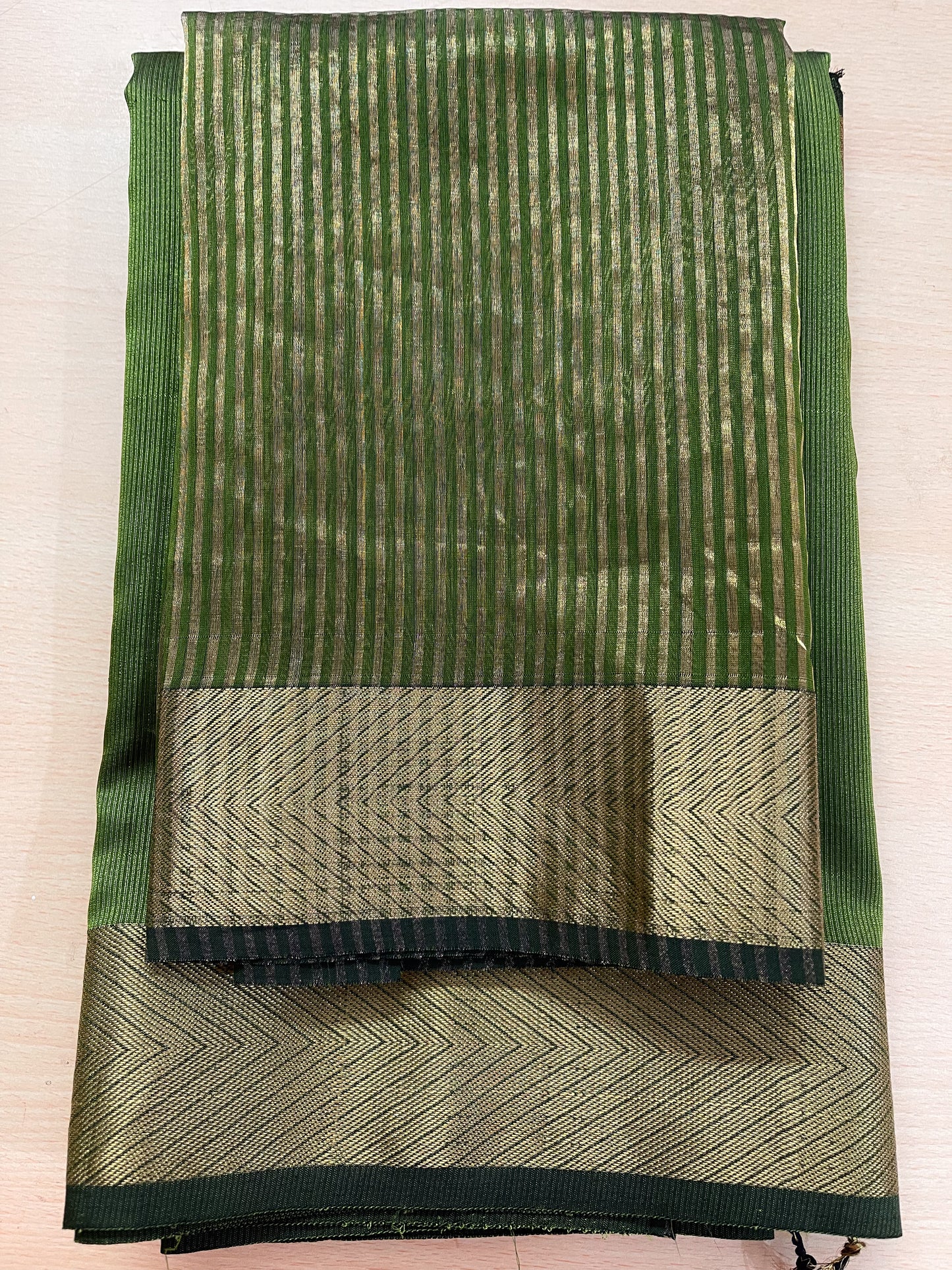 Handloom Maheshwari Resham Silk Saree .