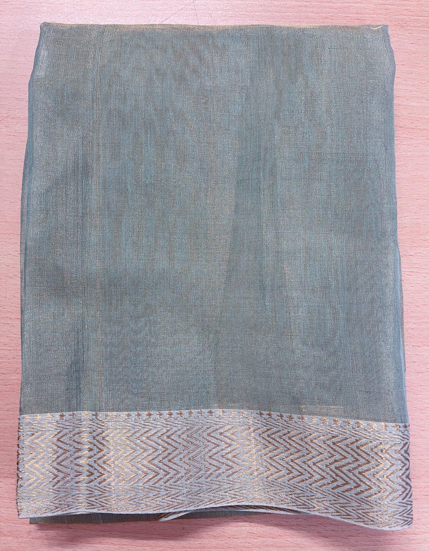Handloom Maheshwari Resham Silk Saree.