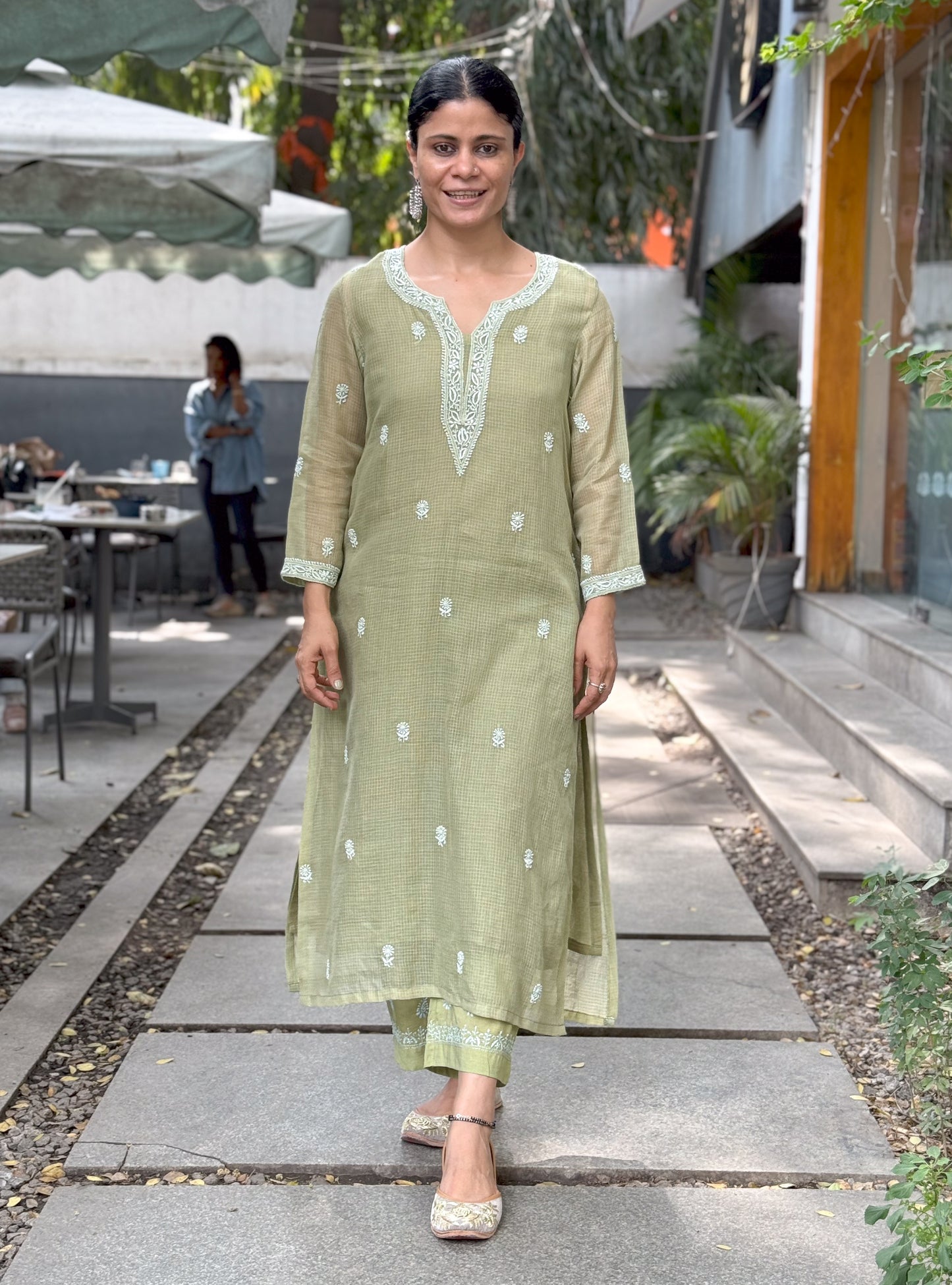 Handembroidered Chikankari cotton pant
