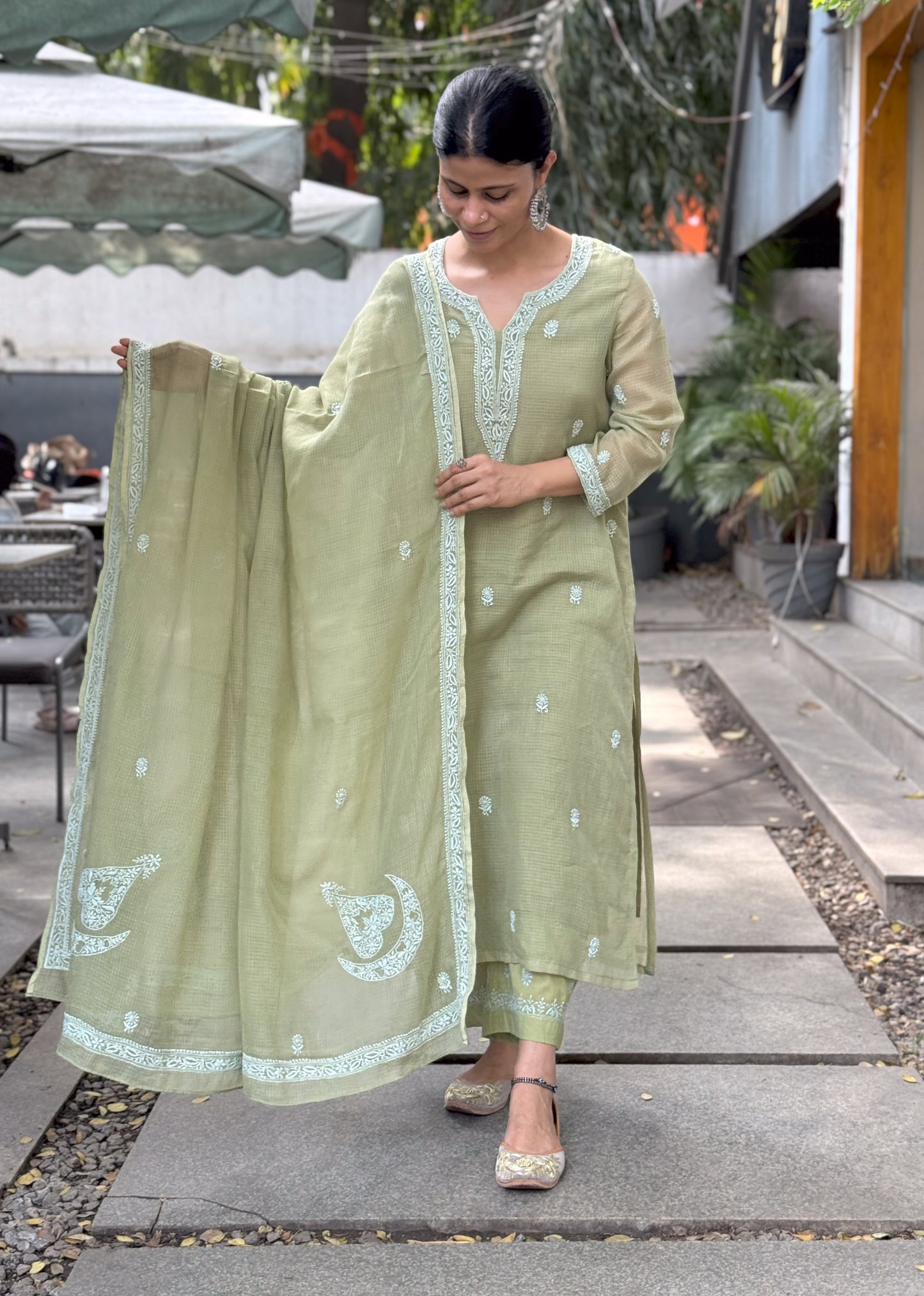 Hand Embroidered Chikankari Tussar silk Kurta With Dupatta