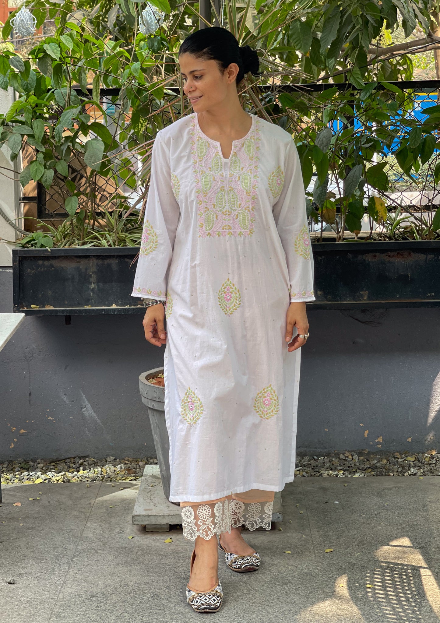 Handembroidered Multi Thread with Mukaish Work Chikankari Mull Cotton with Dupatta