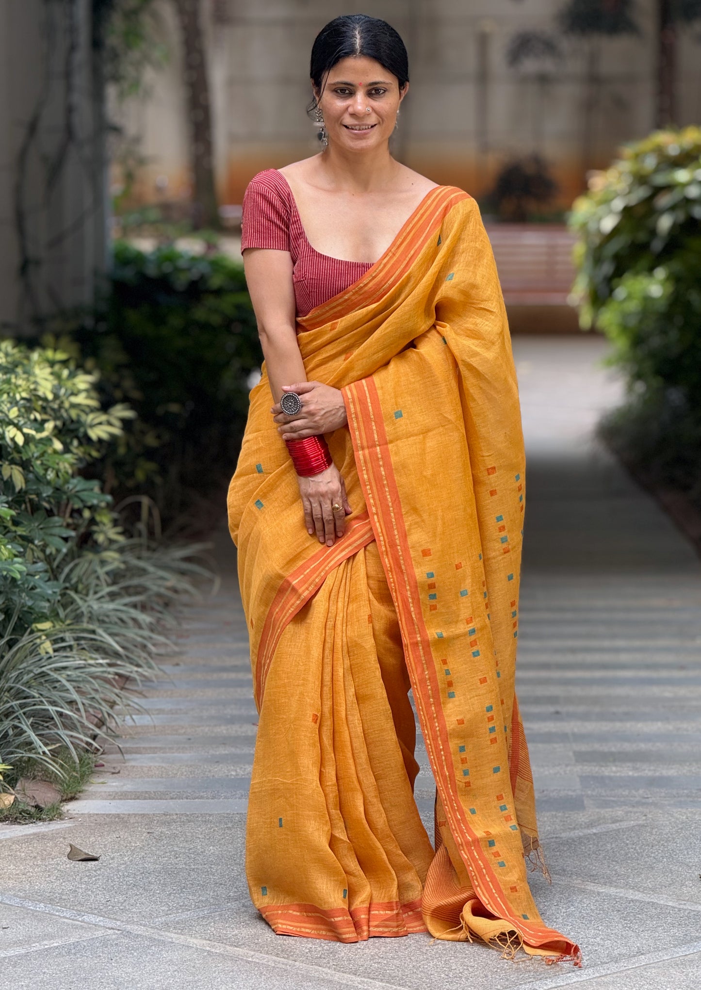 Handloom Linen With Jamdani Saree