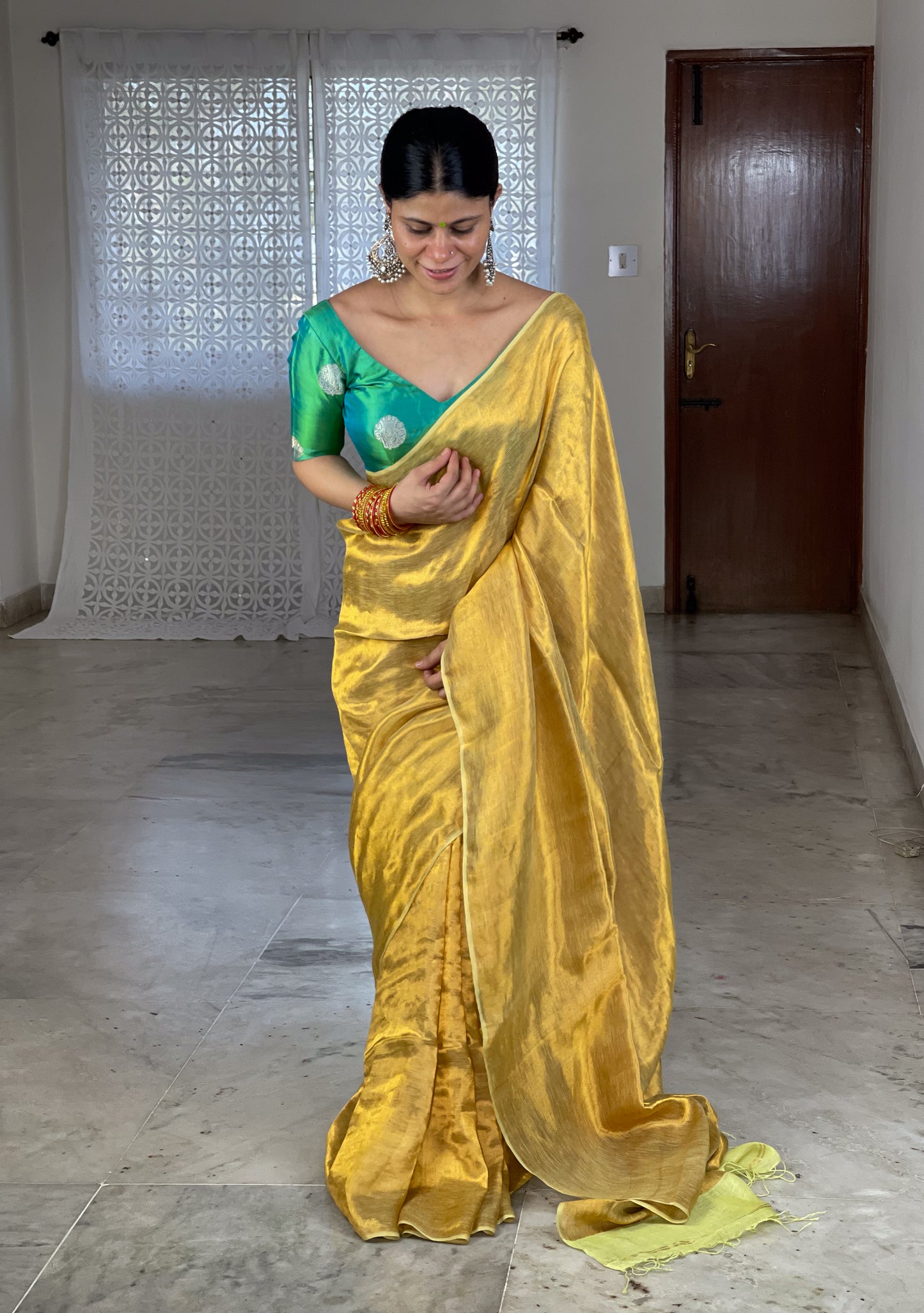 Handloom Twill Metallic Linen saree