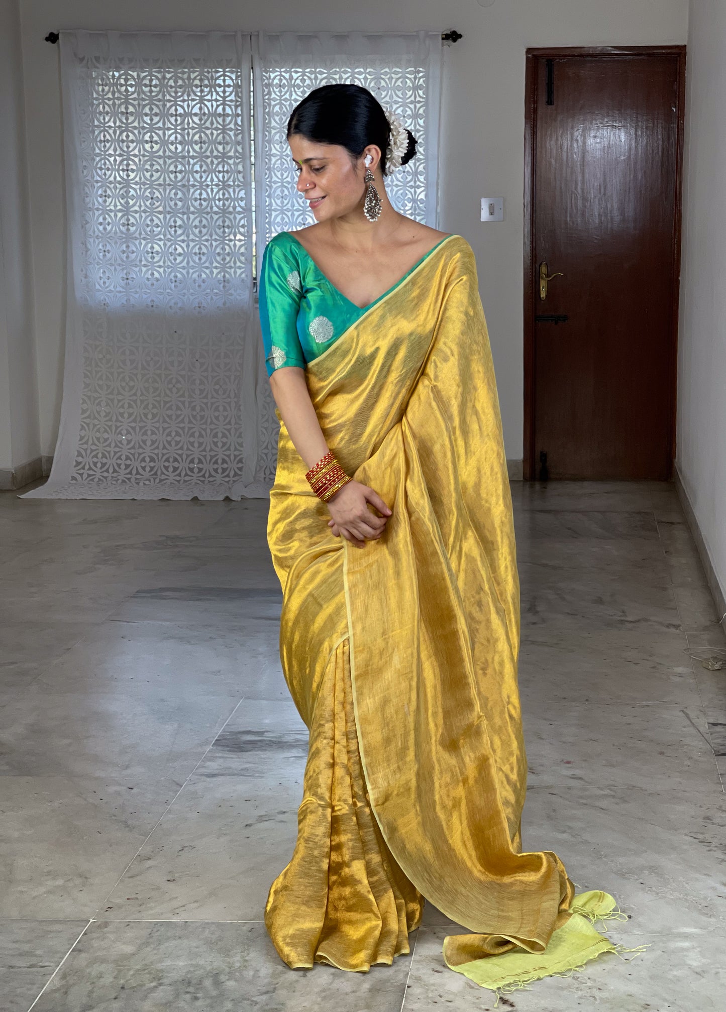Handloom Twill Metallic Linen saree