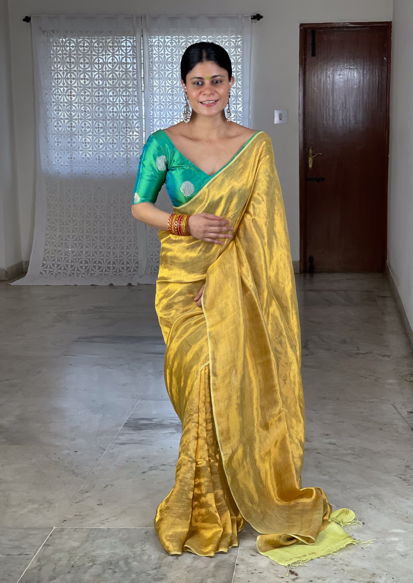 Handloom Twill Metallic Linen saree