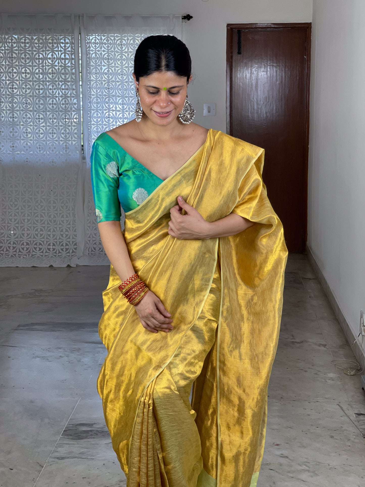 Handloom Twill Metallic Linen saree