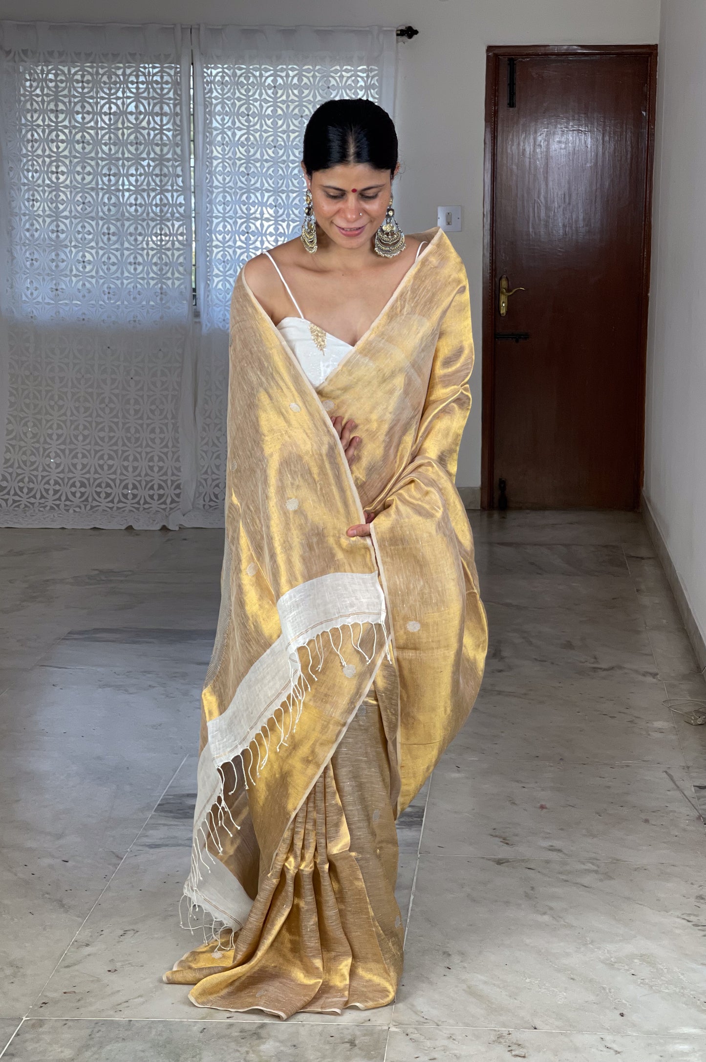 Handwoven Twill Metallic Jamdani saree