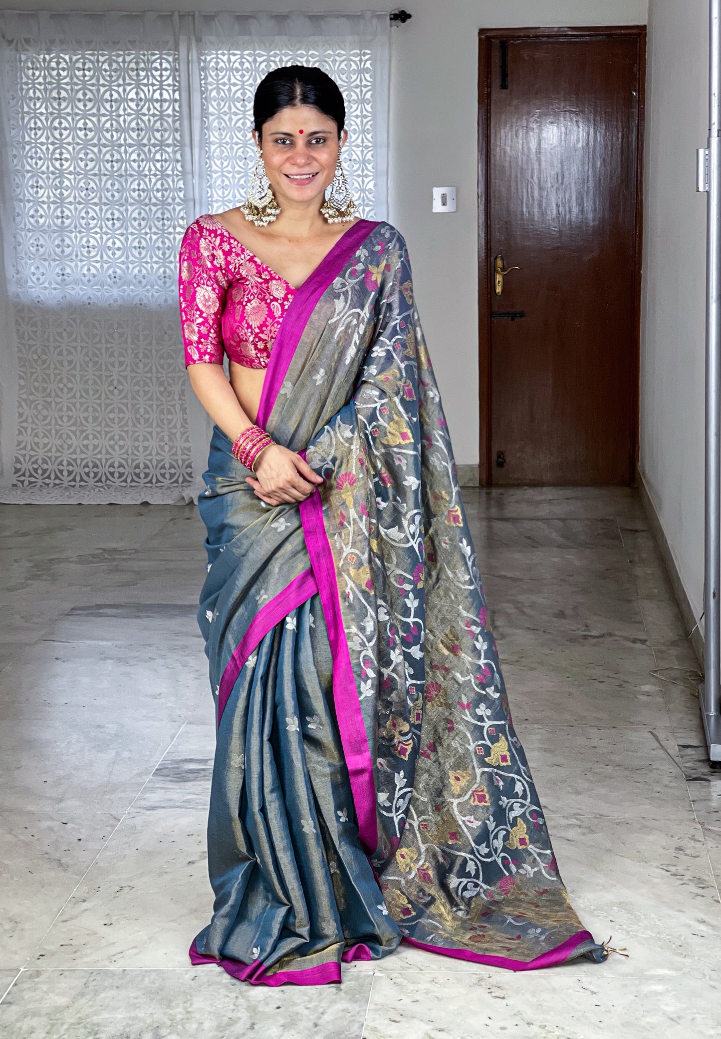 Handwoven Twill Metallic Jamdani saree