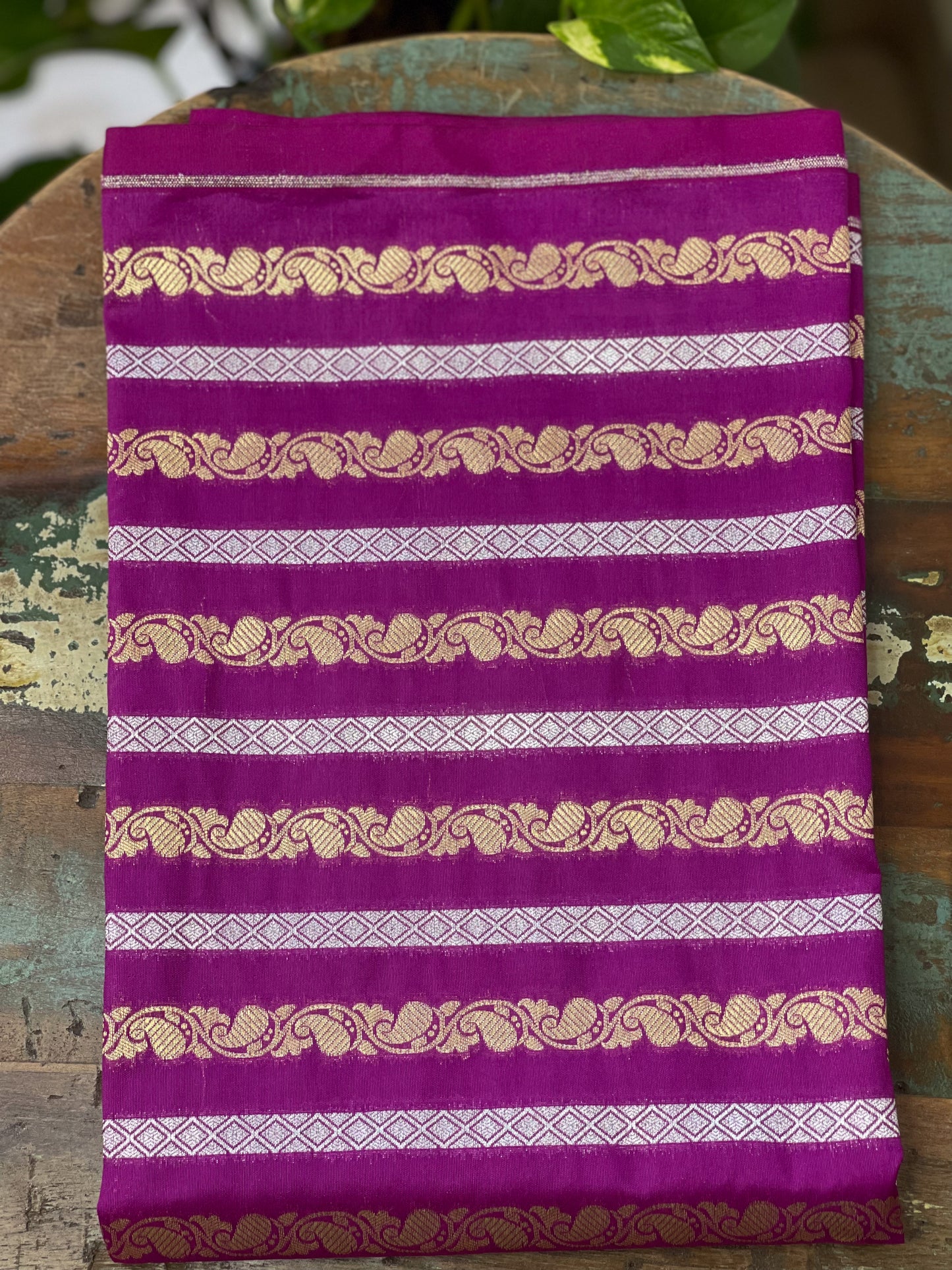 Handwoven Twill Metallic Jamdani saree