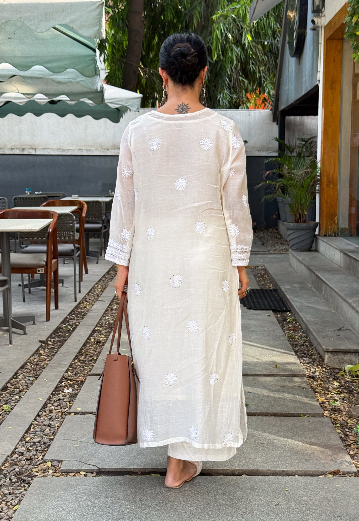 Handloom Muslin And Hand Embroidered Chikankari Mukaish Work Kurta with Lining