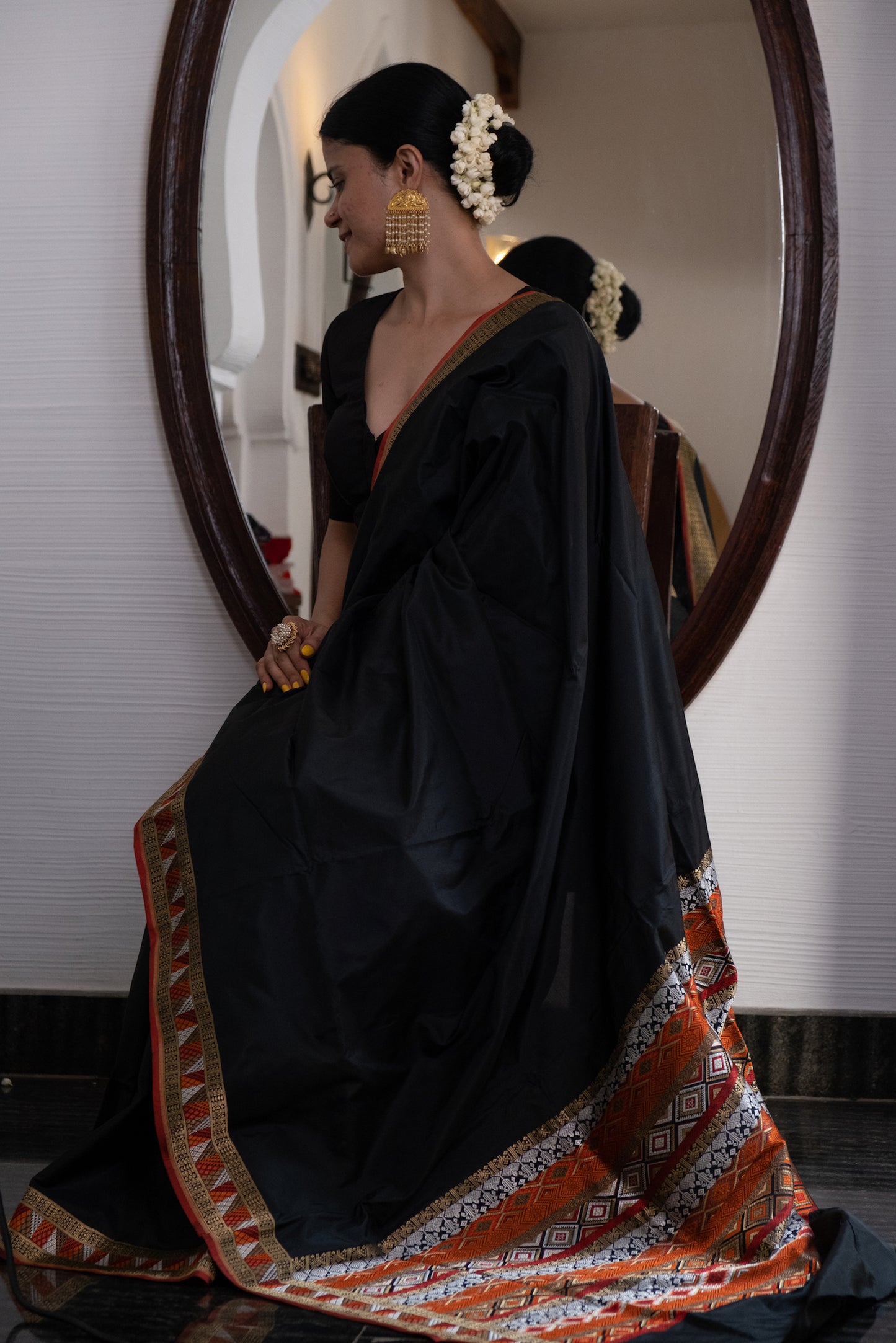 Black colour Texture Colour Handwoven Double Weaving Kadwa Katan Silk Banarasi Saree