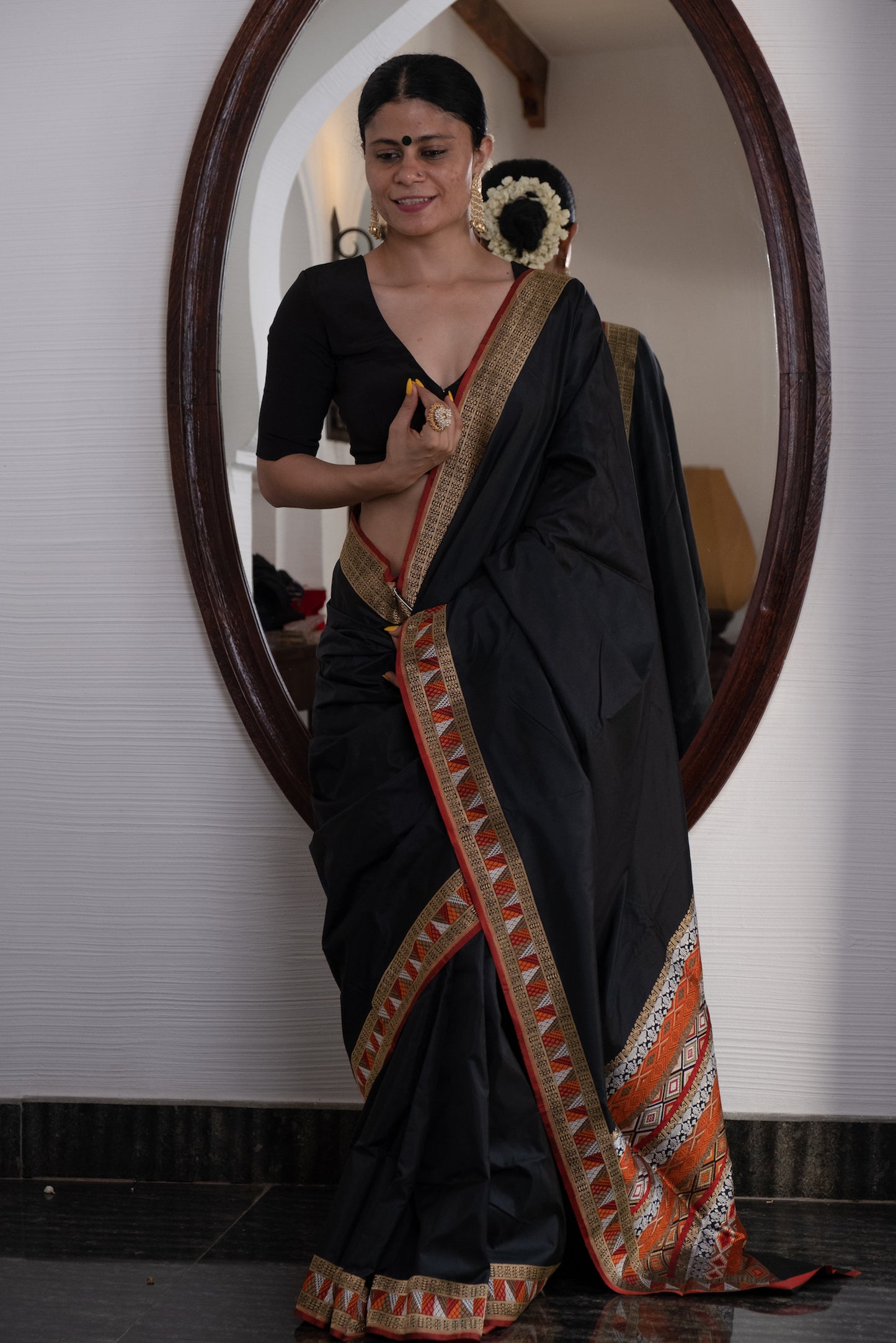 Black colour Texture Colour Handwoven Double Weaving Kadwa Katan Silk Banarasi Saree