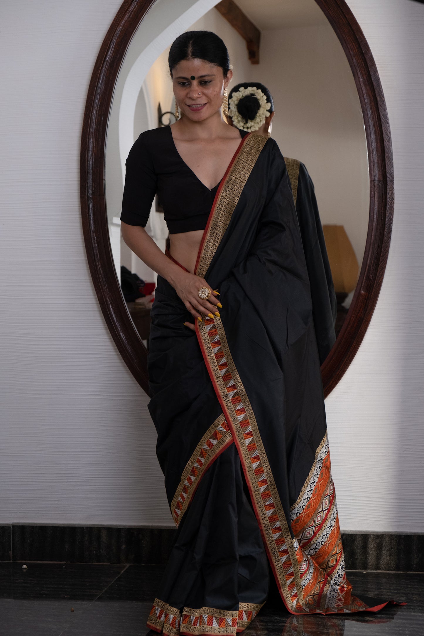 Black colour Texture Colour Handwoven Double Weaving Kadwa Katan Silk Banarasi Saree