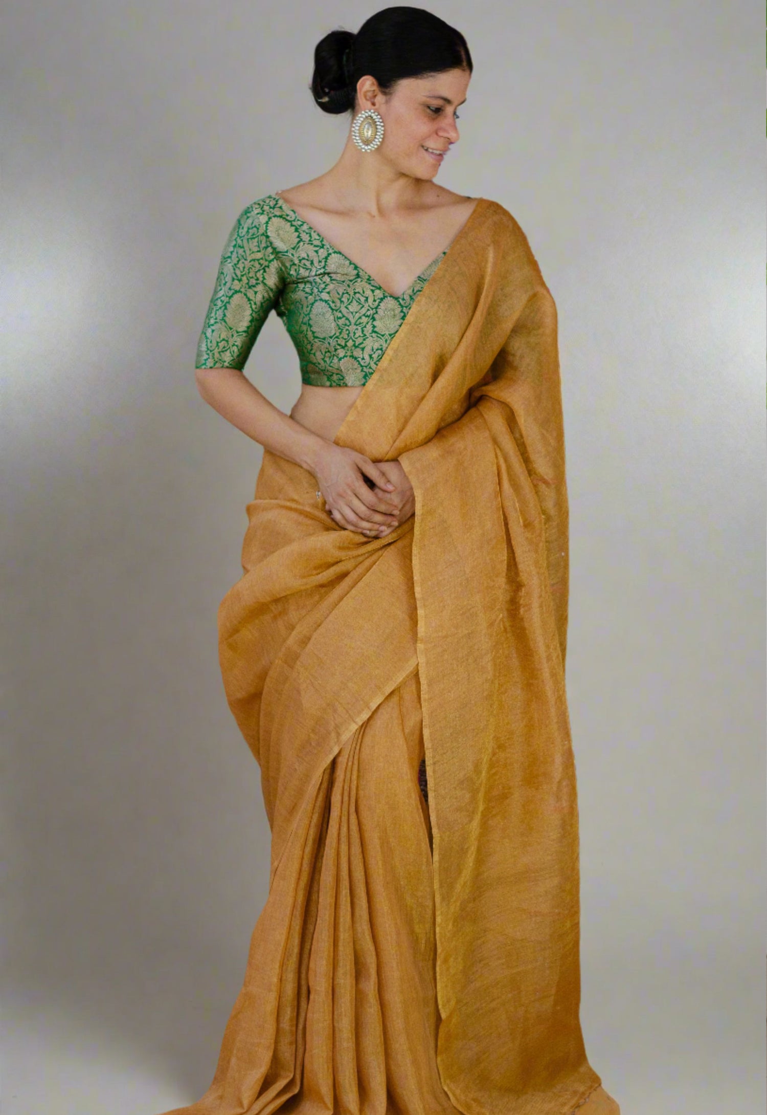 Handloom Metallic Linen Saree
