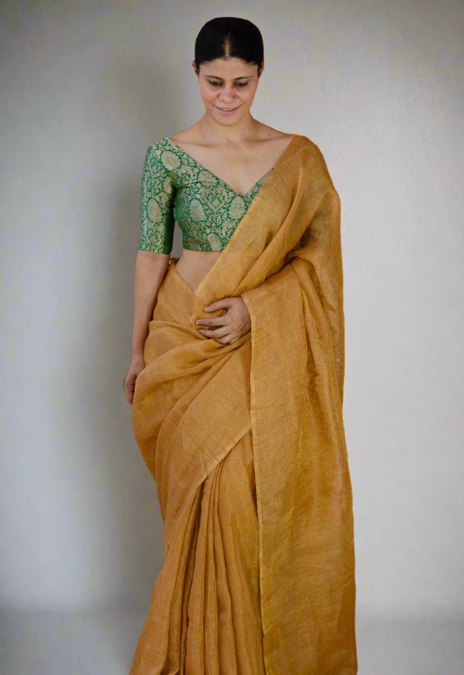 Handloom Metallic Linen Saree