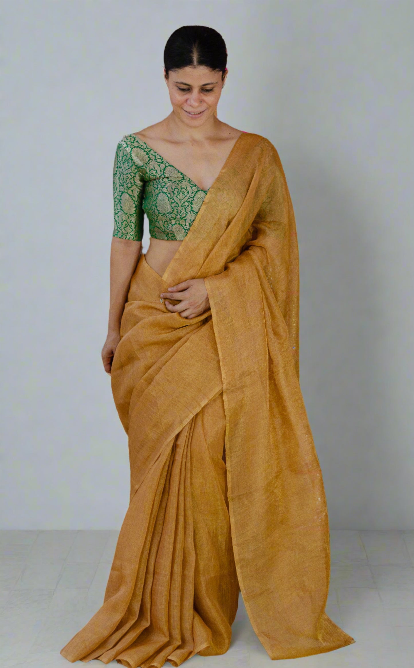 Handloom Metallic Linen Saree