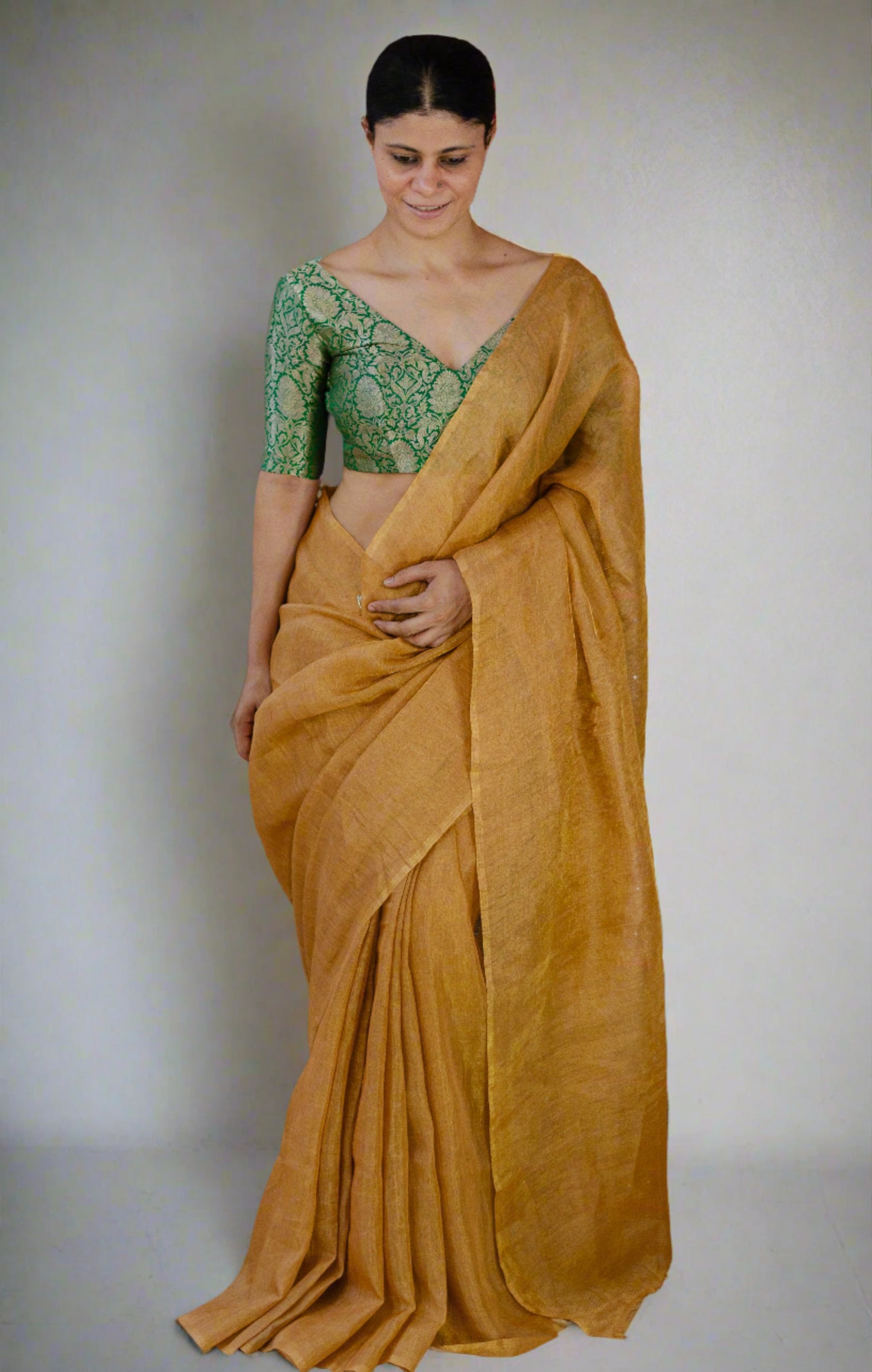 Handloom Metallic Linen Saree