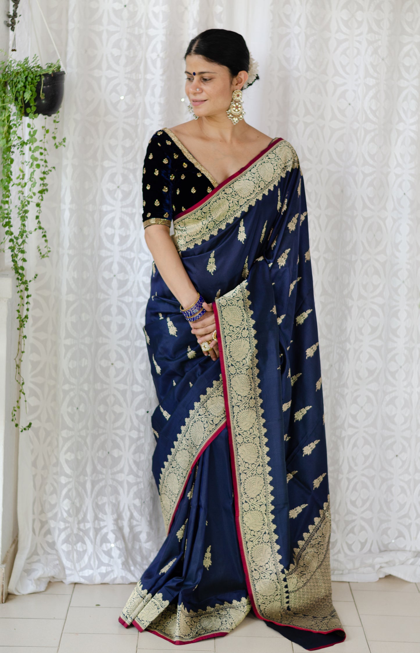 Deep Navi Bllue Colour  Meenakari /Silver Jangle /Gold  kadwa Weaving Handwoven Katan Mulbery Silk Saree