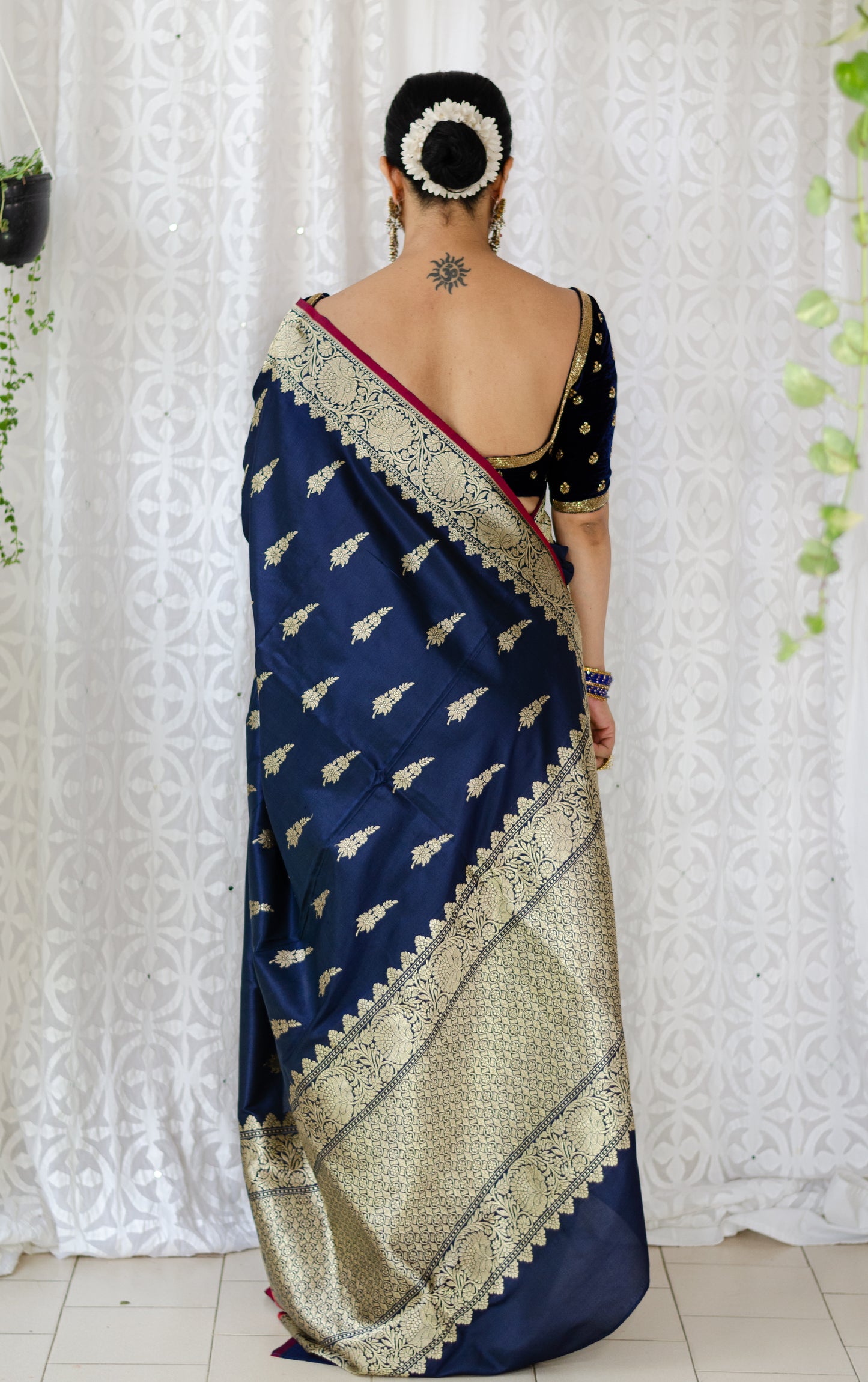 Deep Navi Bllue Colour  Meenakari /Silver Jangle /Gold  kadwa Weaving Handwoven Katan Mulbery Silk Saree