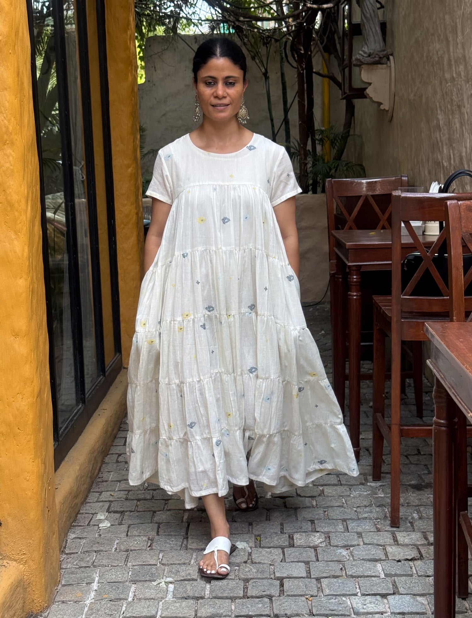 Handwoven Jamdani Semi Kalidar Dress With  Soft Separate Mull Cotton Lining.
