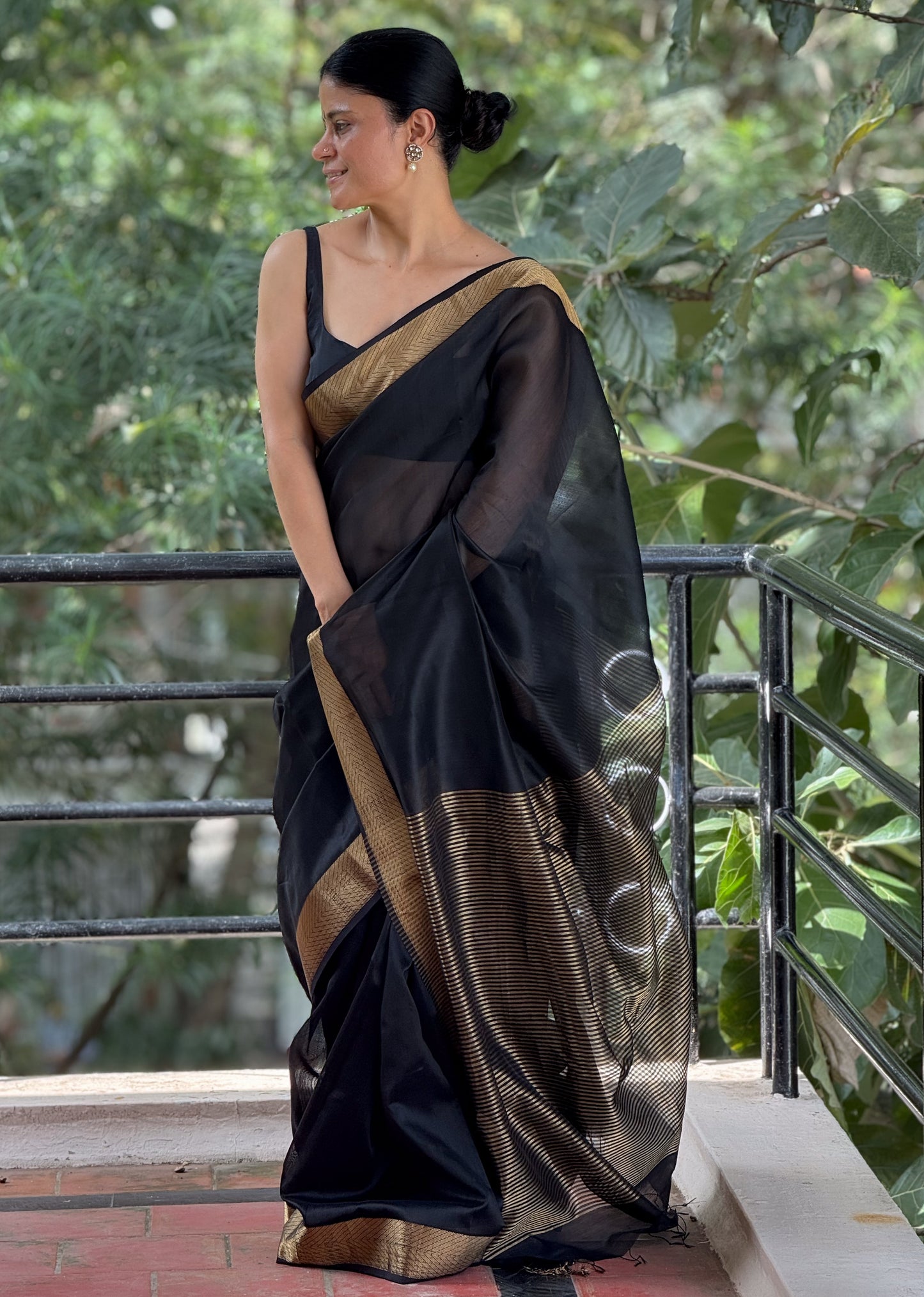 Handloom Maheshwari Resham Silk Saree .