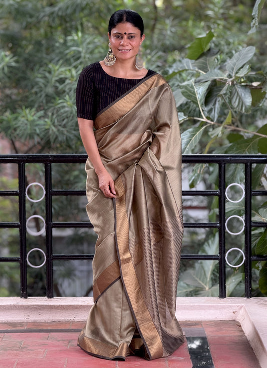 Handloom Maheshwari Resham Silk Saree .