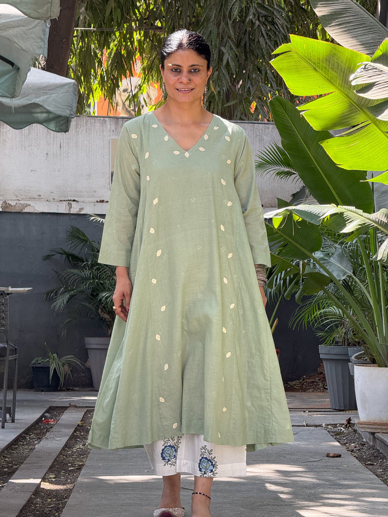 Handspun Handwoven Jamdani Kurta With Hand Embroidered.