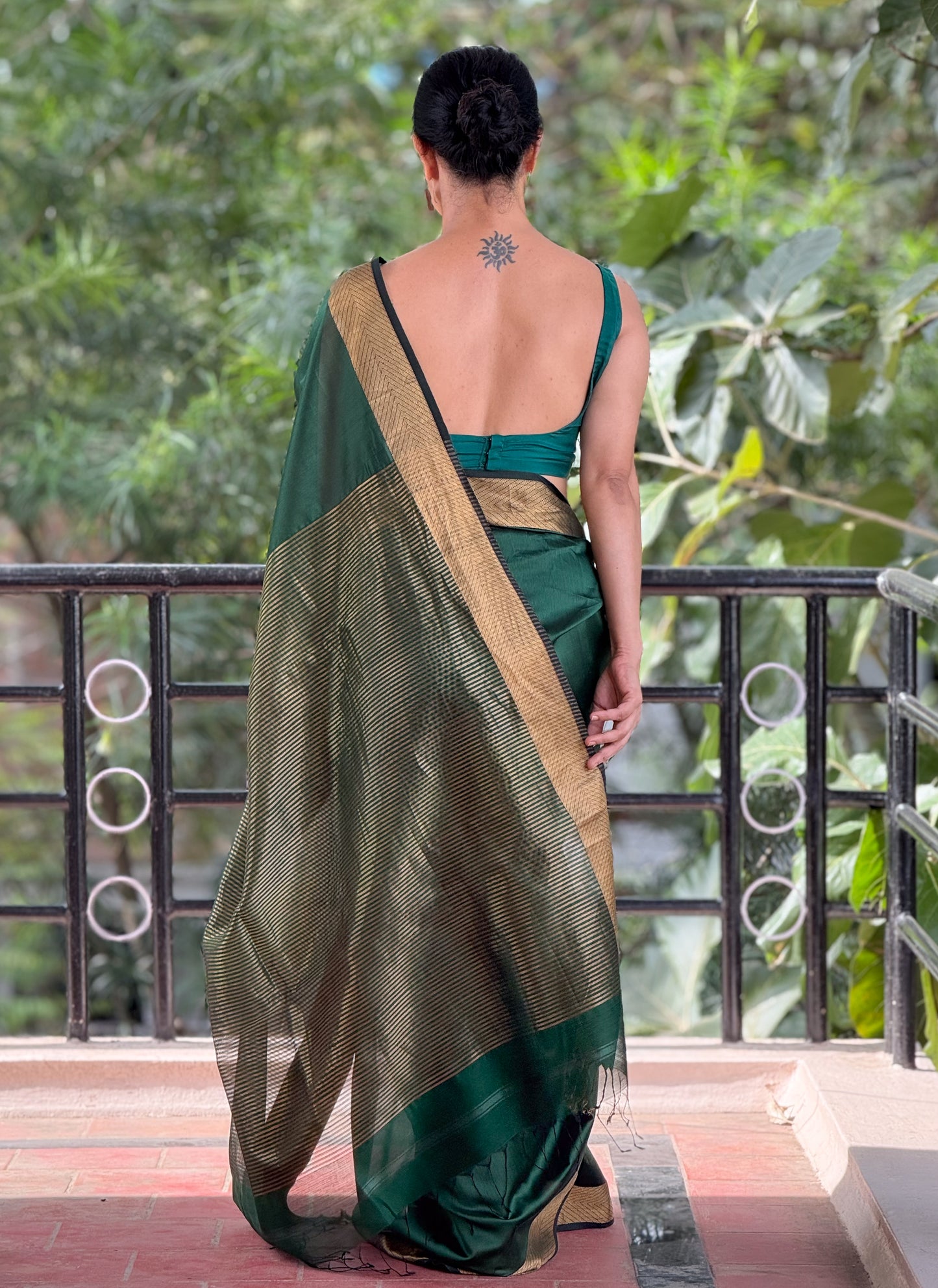 Handloom Maheshwari Resham Silk Saree .
