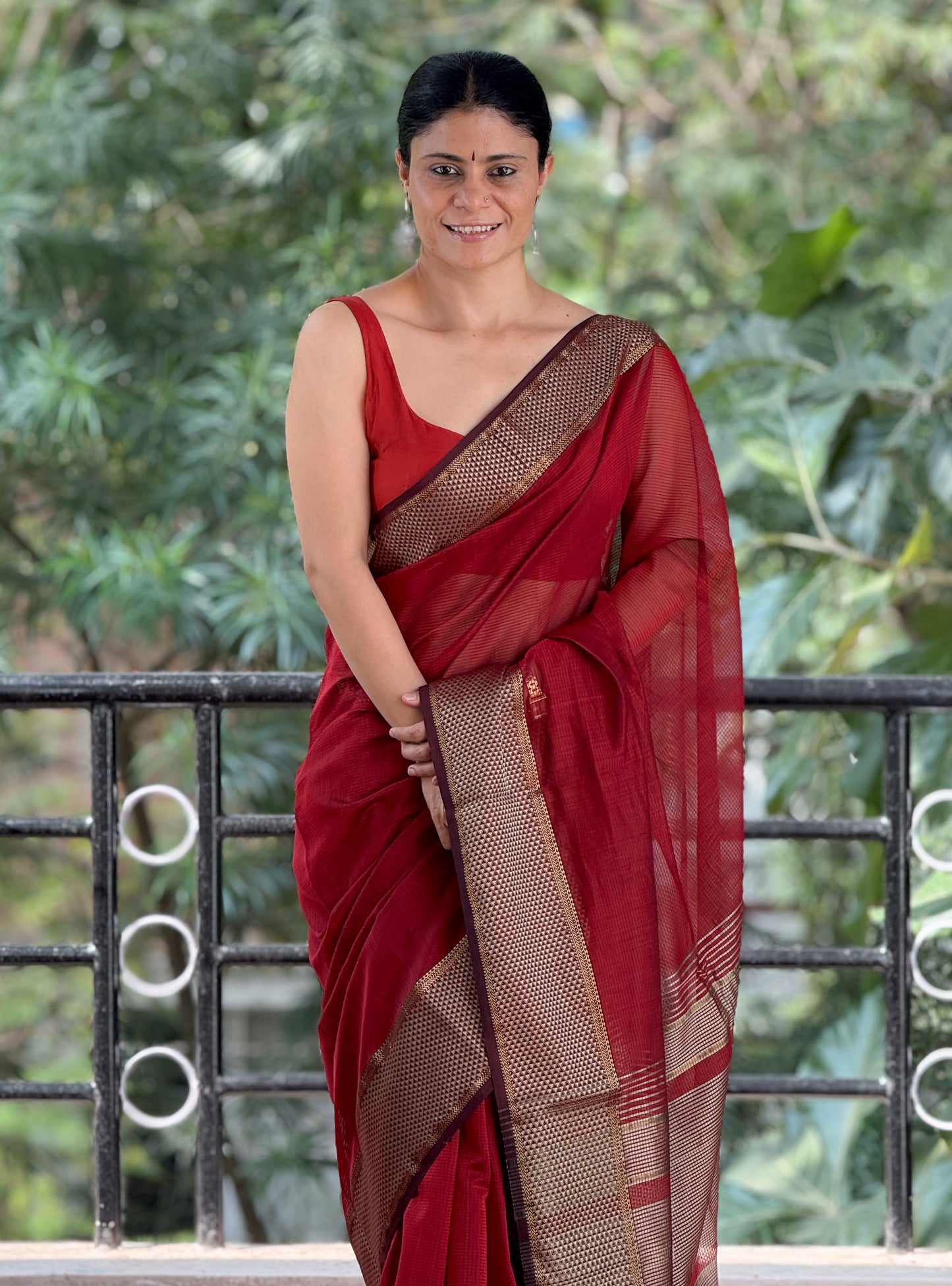 Handloom Maheshwari Resham Silk Saree.