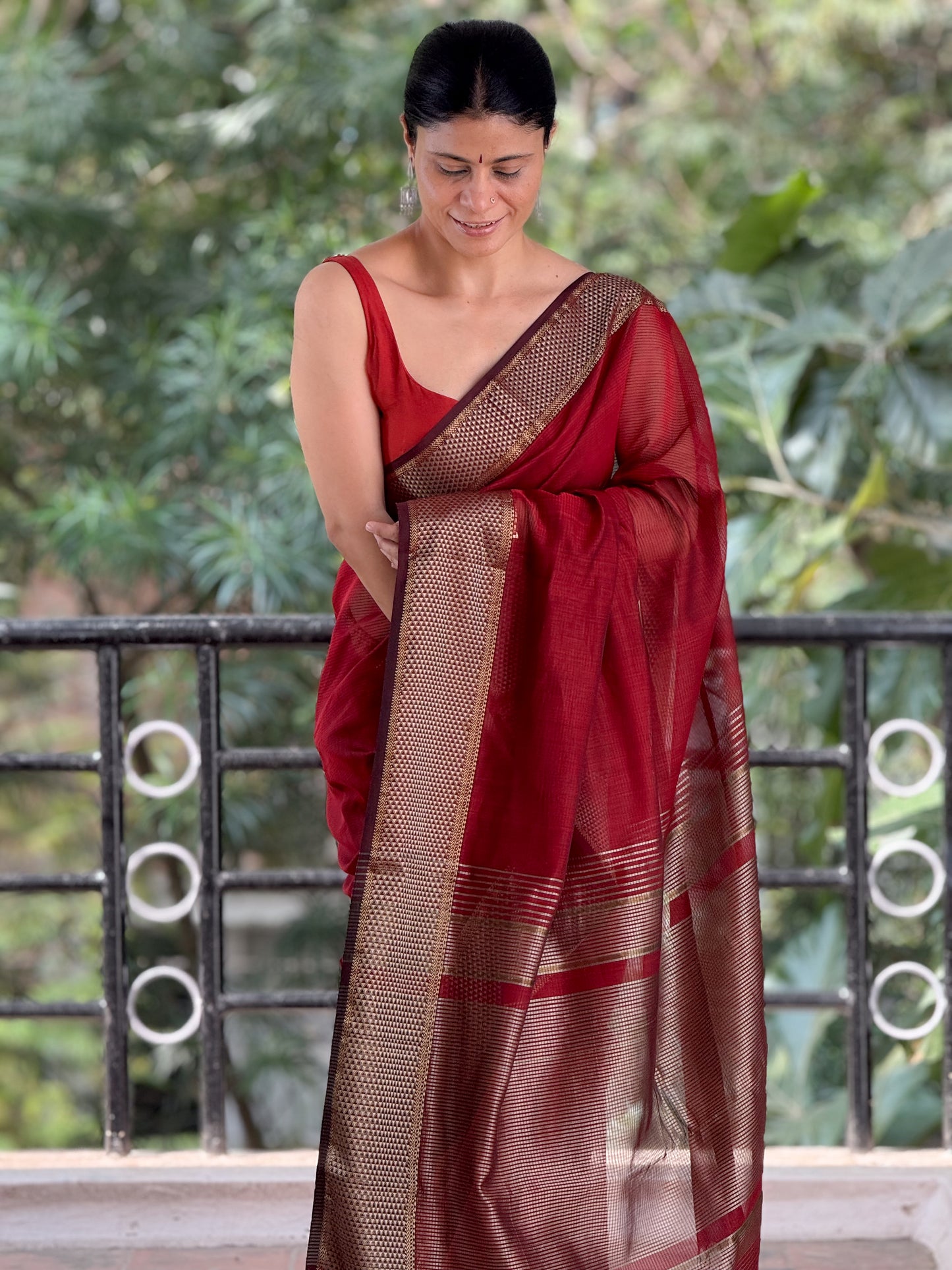 Handloom Maheshwari Resham Silk Saree.