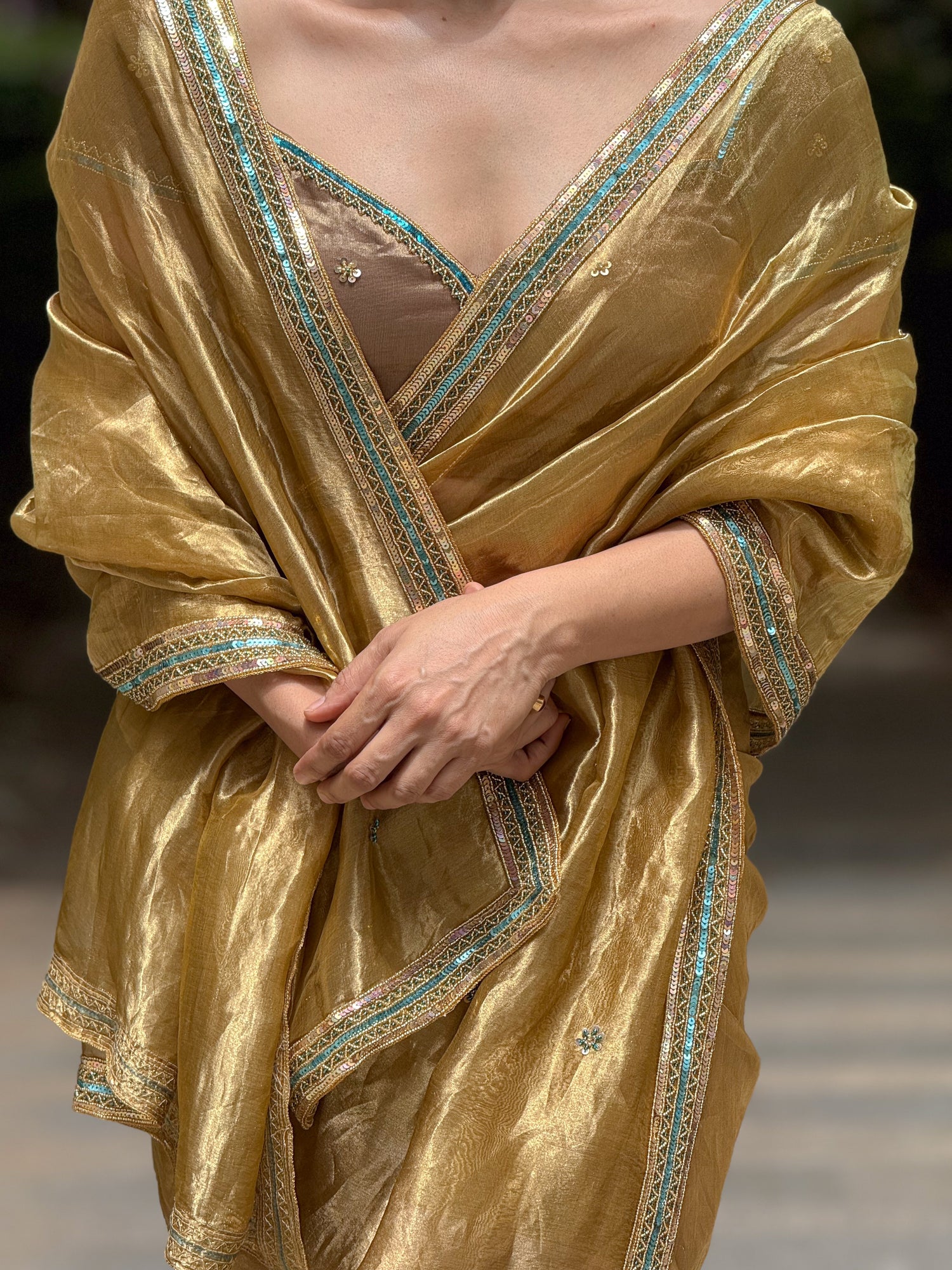 Zardozi & Beads Hand Embroidered Handloom Tissue Silk Saree.